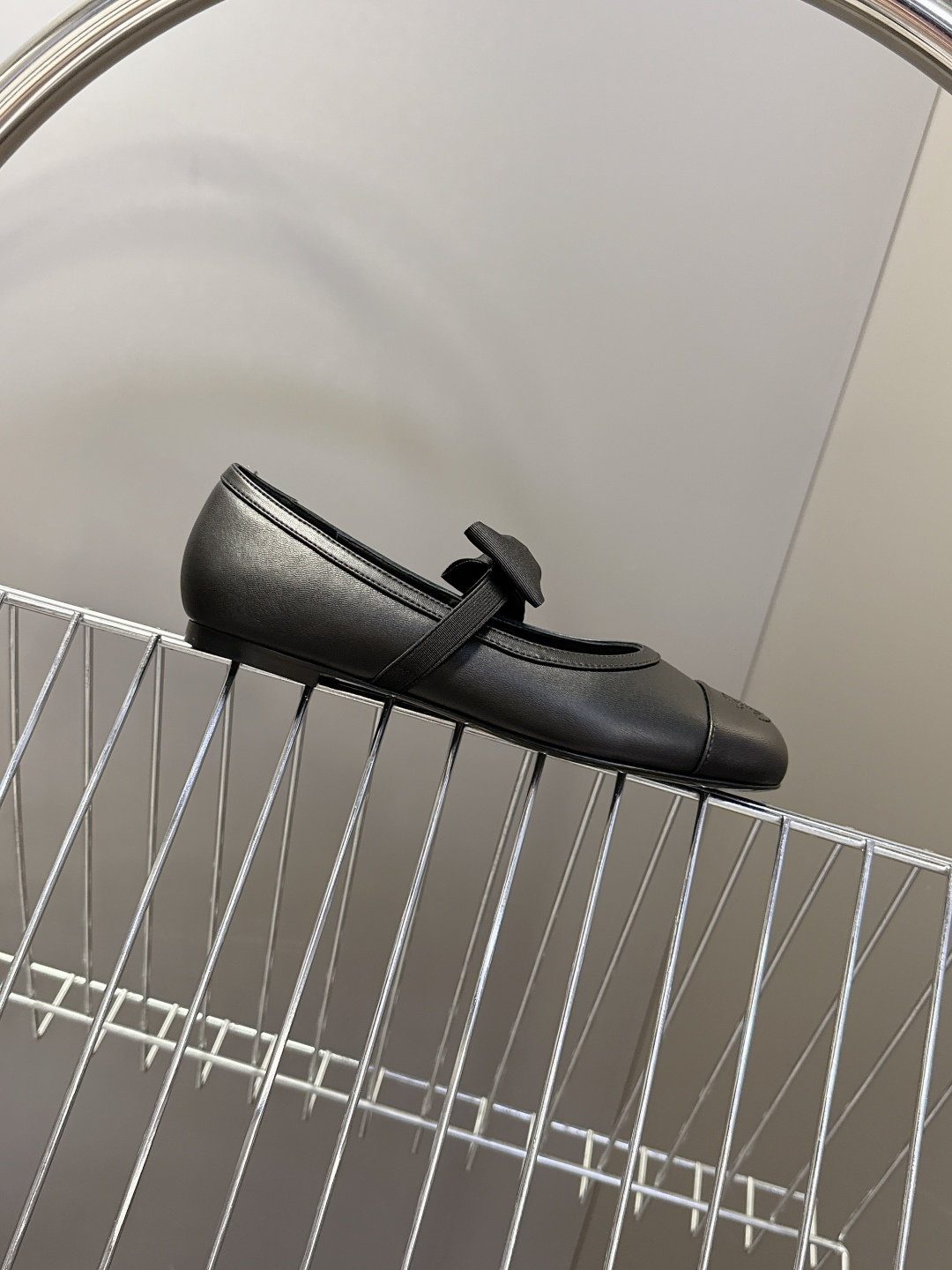 CHANEL香奈儿26C春夏最新款玛丽珍鞋 超多网红时尚博主种草 高级感舒适，配女神们的半身裙 经典的小