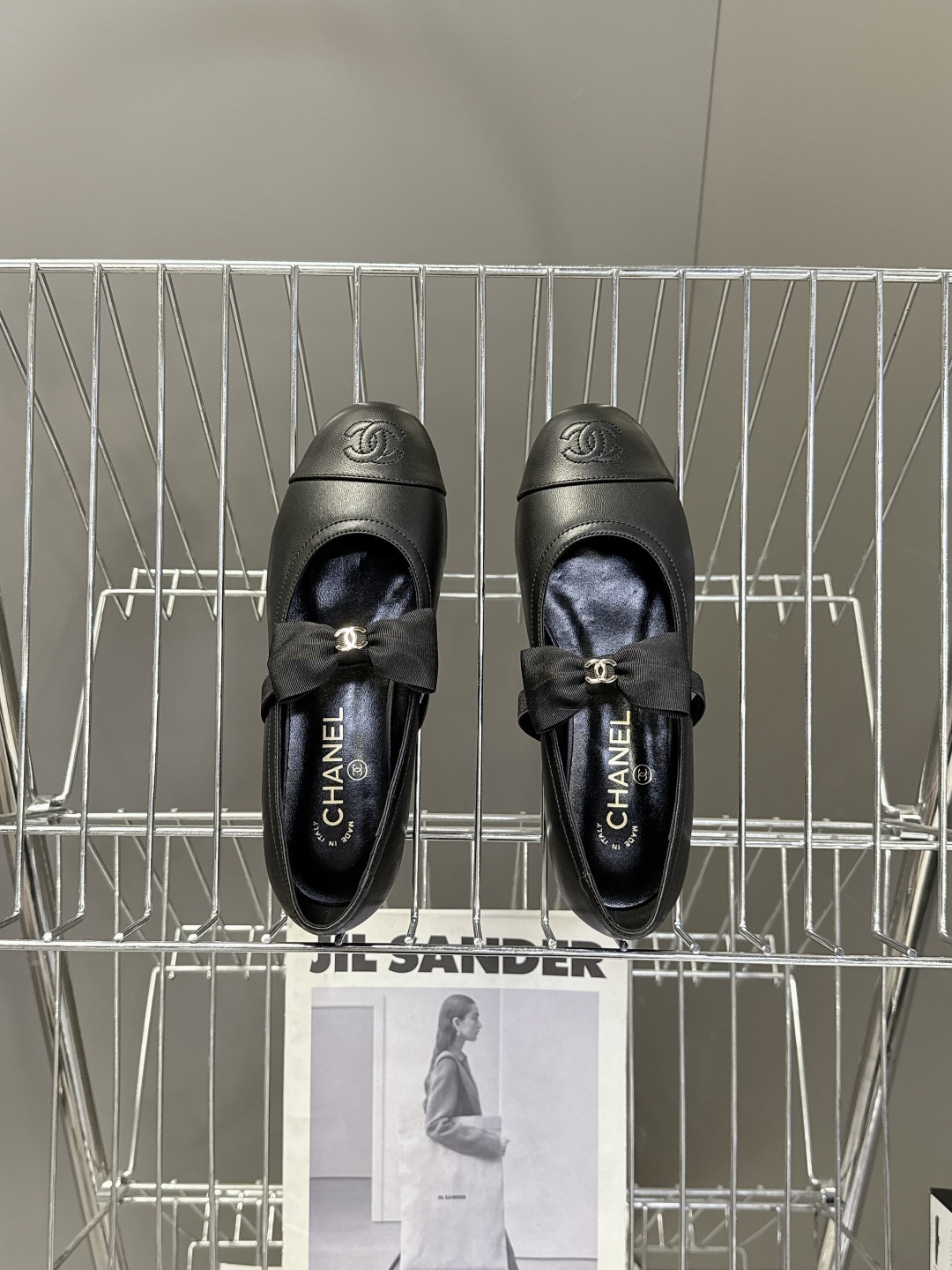 CHANEL香奈儿26C春夏最新款玛丽珍鞋 超多网红时尚博主种草 高级感舒适，配女神们的半身裙 经典的小