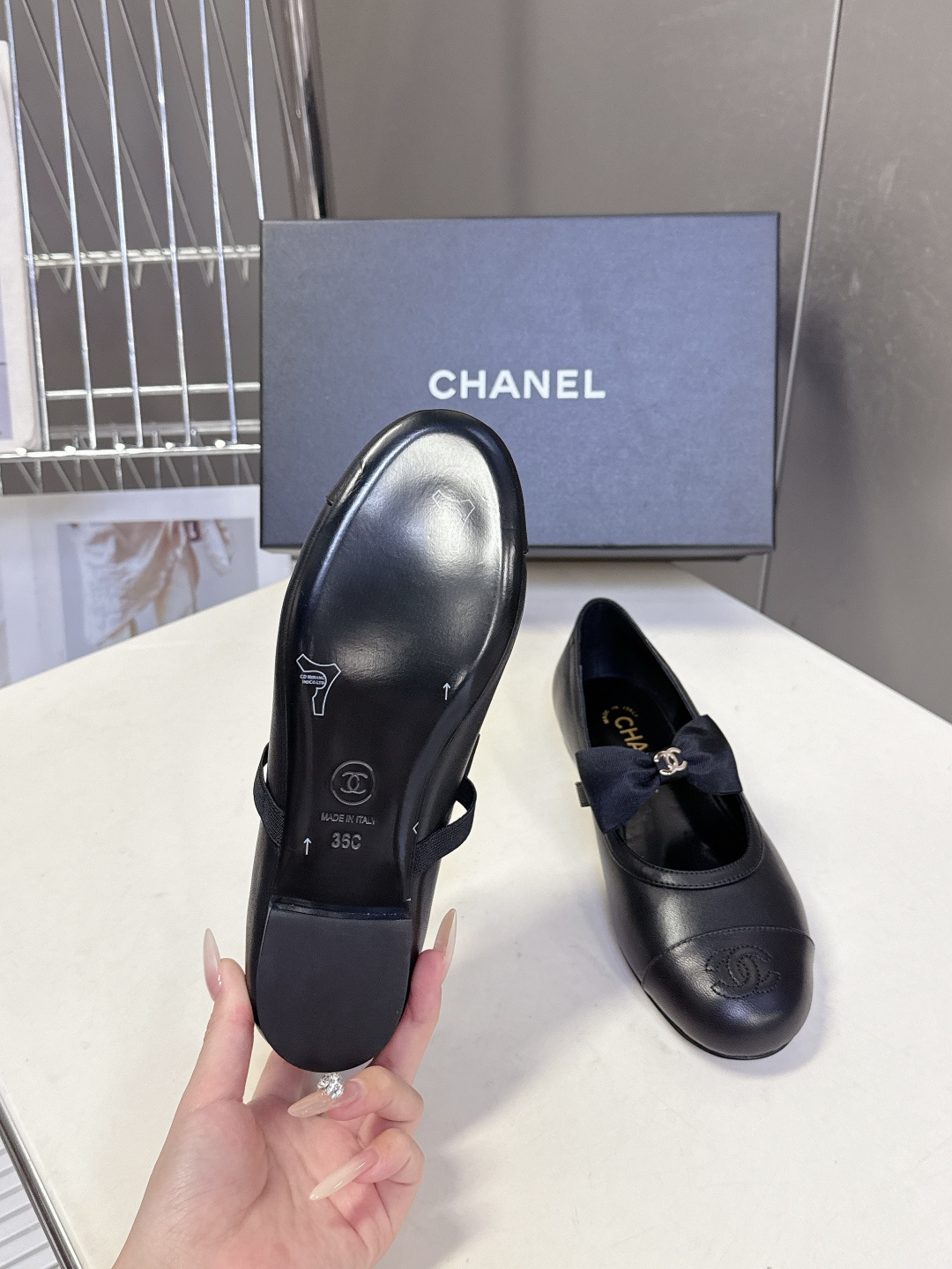 CHANEL香奈儿26C春夏最新款玛丽珍鞋 超多网红时尚博主种草 高级感舒适，配女神们的半身裙 经典的小