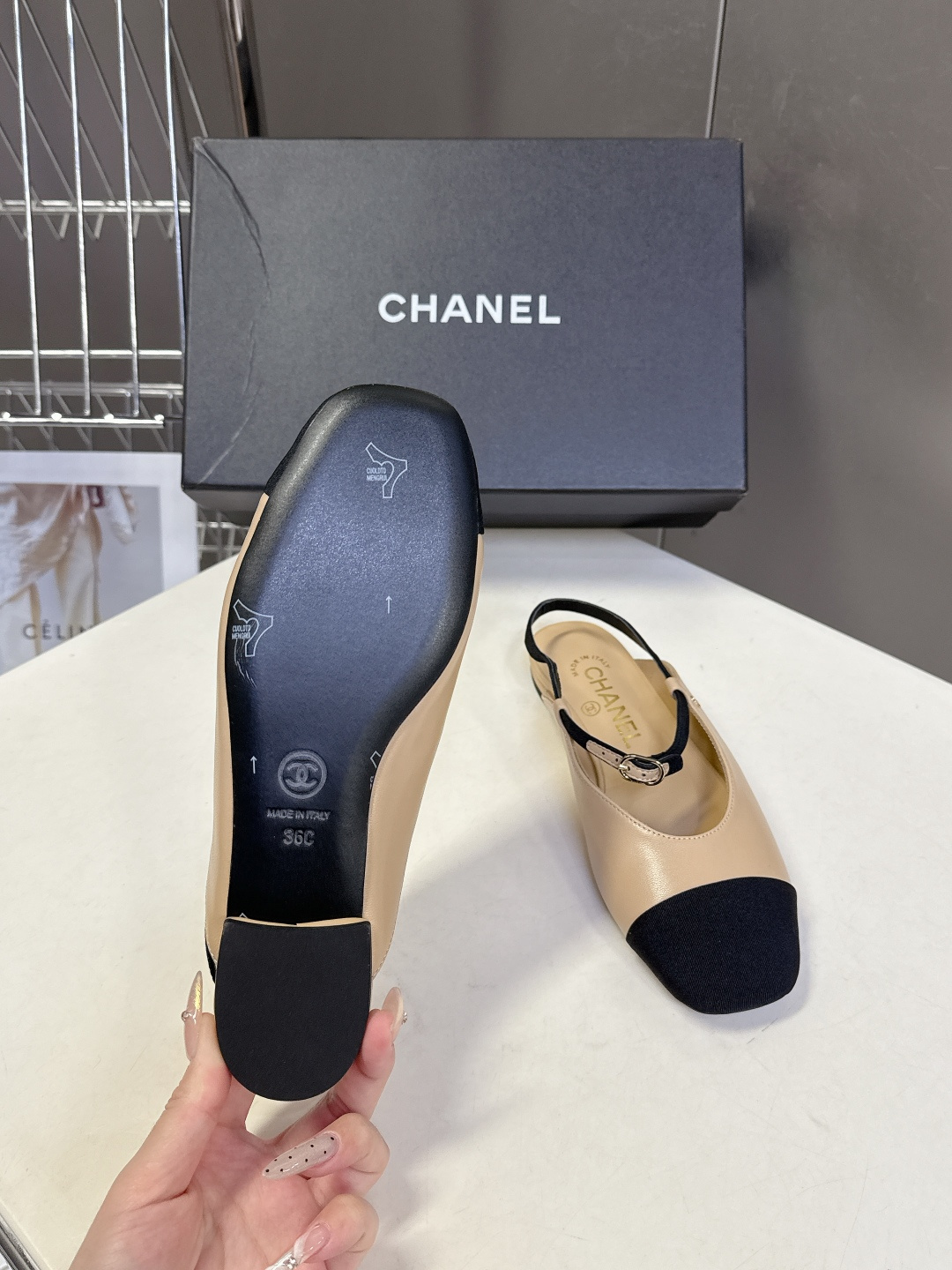 CHANEL香奈儿26C春夏最新款时装鞋 超多网红时尚博主种草 高级感舒适，配女神们的半身裙 经典的小圆