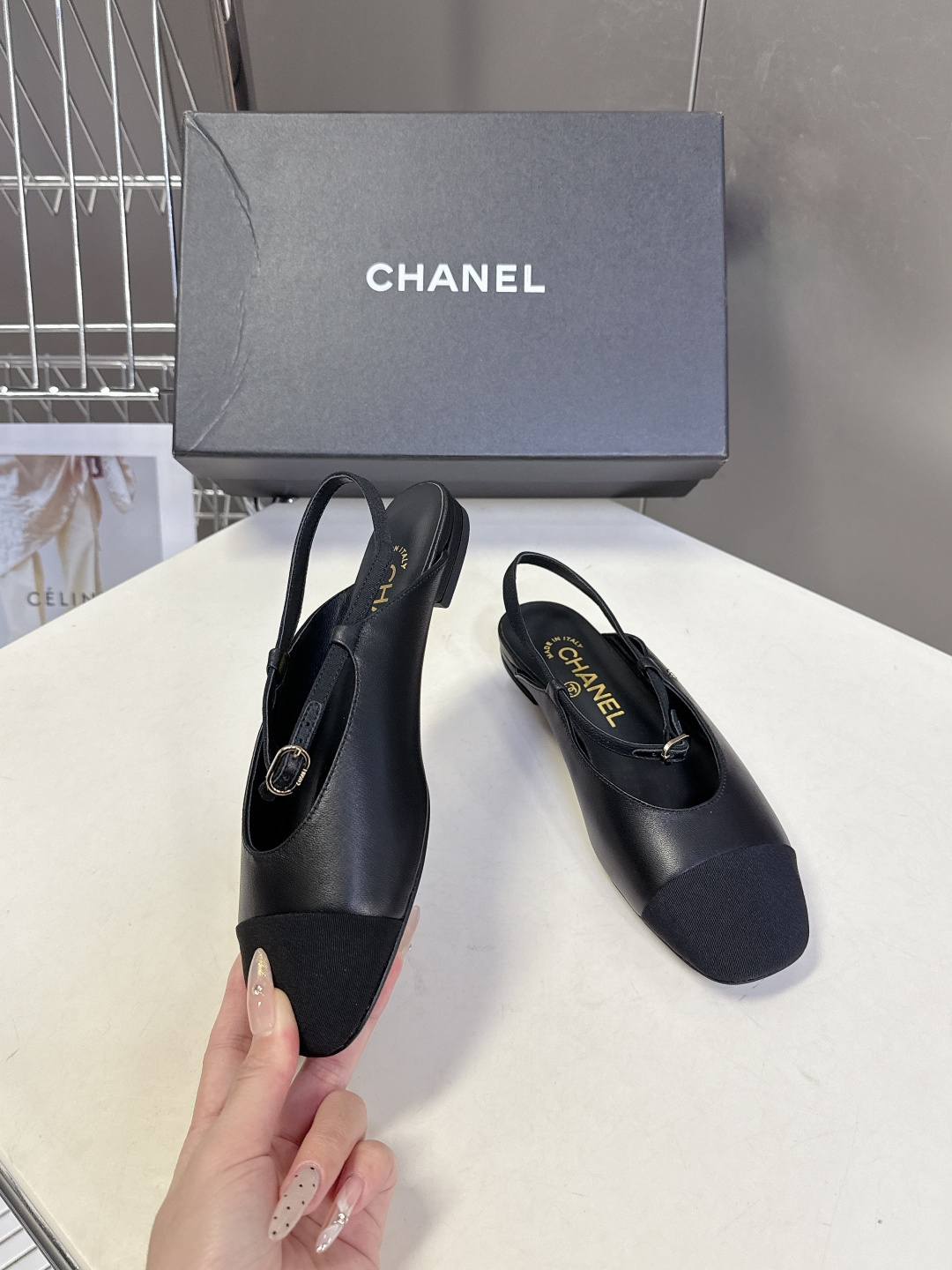 CHANEL香奈儿26C春夏最新款时装鞋 超多网红时尚博主种草 高级感舒适，配女神们的半身裙 经典的小圆