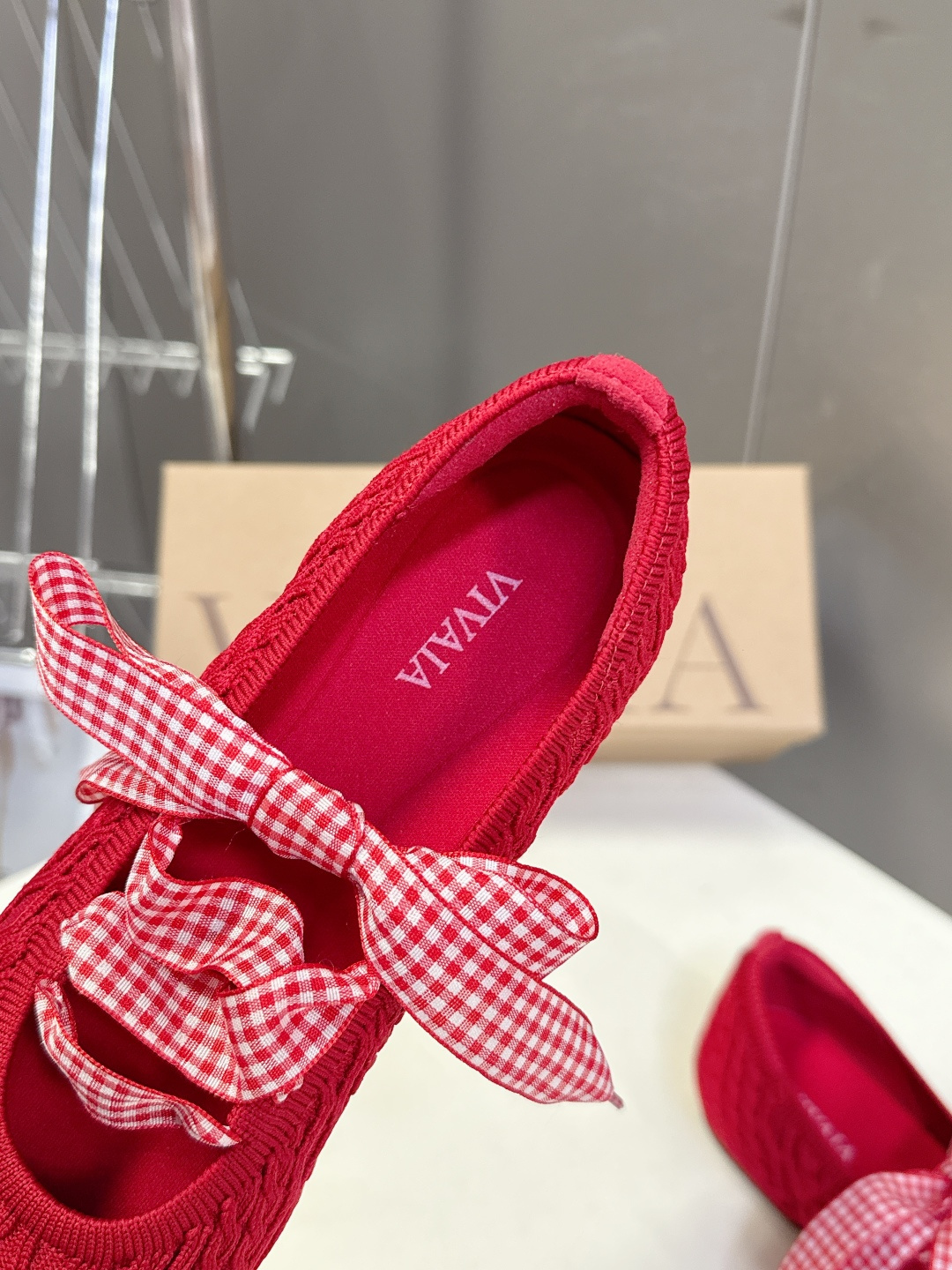 VIVAIA小众品牌春夏最新款玛丽珍鞋 超多明星网红种草 舒适、环保、时尚 为品牌核心的鞋履品牌Jenn