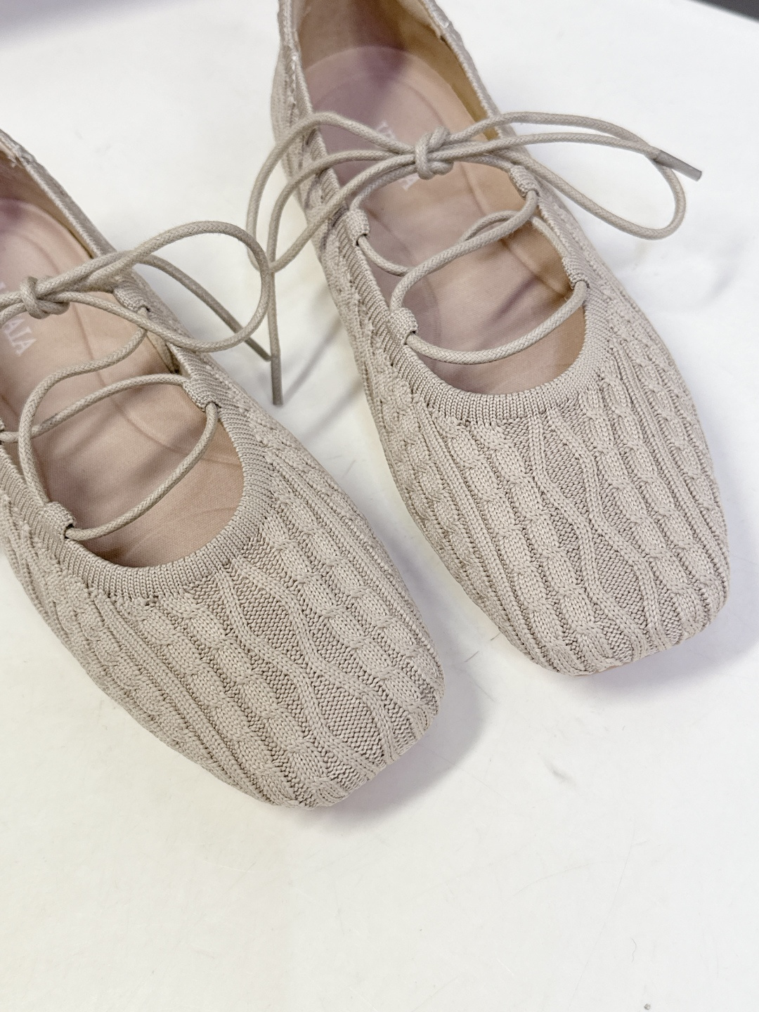 VIVAIA小众品牌春夏最新款玛丽珍鞋 超多明星网红种草 舒适、环保、时尚 为品牌核心的鞋履品牌Jenn