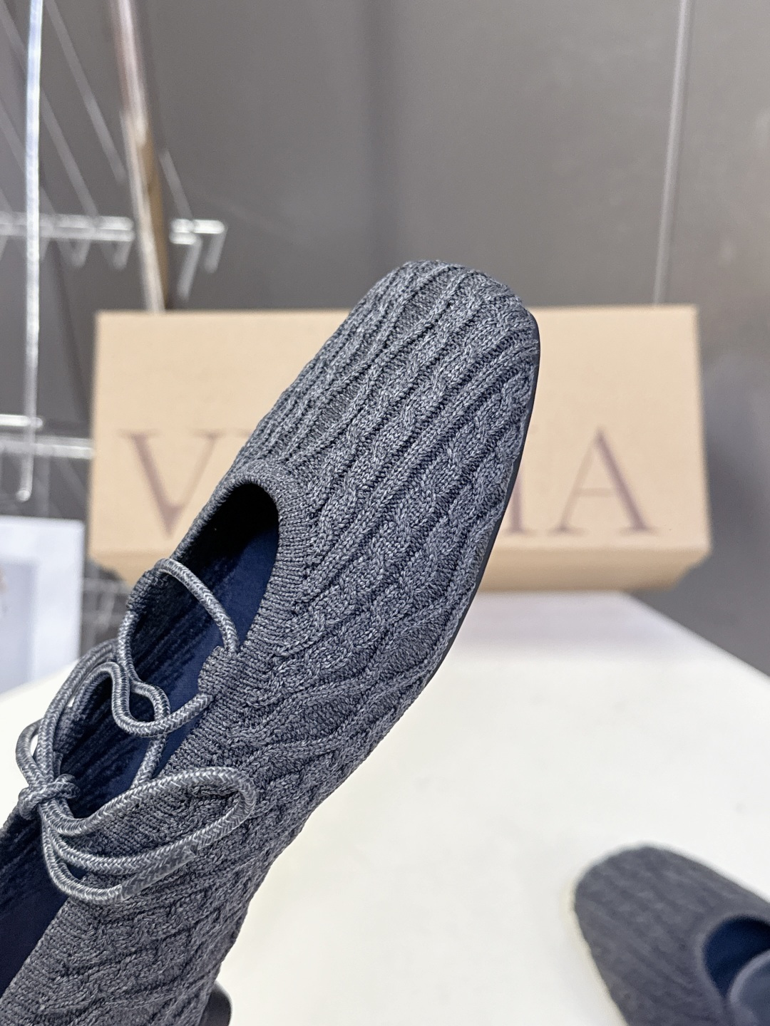 VIVAIA小众品牌春夏最新款玛丽珍鞋 超多明星网红种草 舒适、环保、时尚 为品牌核心的鞋履品牌Jenn