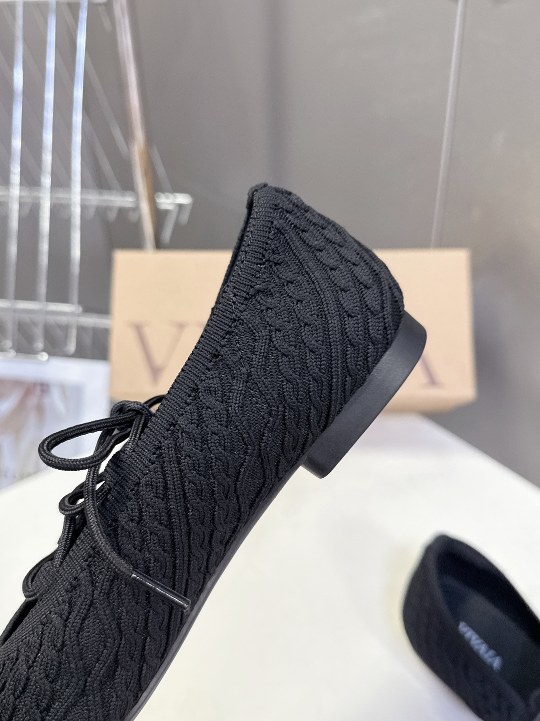 VIVAIA小众品牌春夏最新款玛丽珍鞋 超多明星网红种草 舒适、环保、时尚 为品牌核心的鞋履品牌Jenn