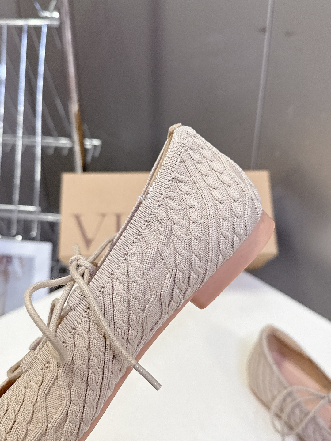 VIVAIA小众品牌春夏最新款玛丽珍鞋 超多明星网红种草 舒适、环保、时尚 为品牌核心的鞋履品牌Jenn