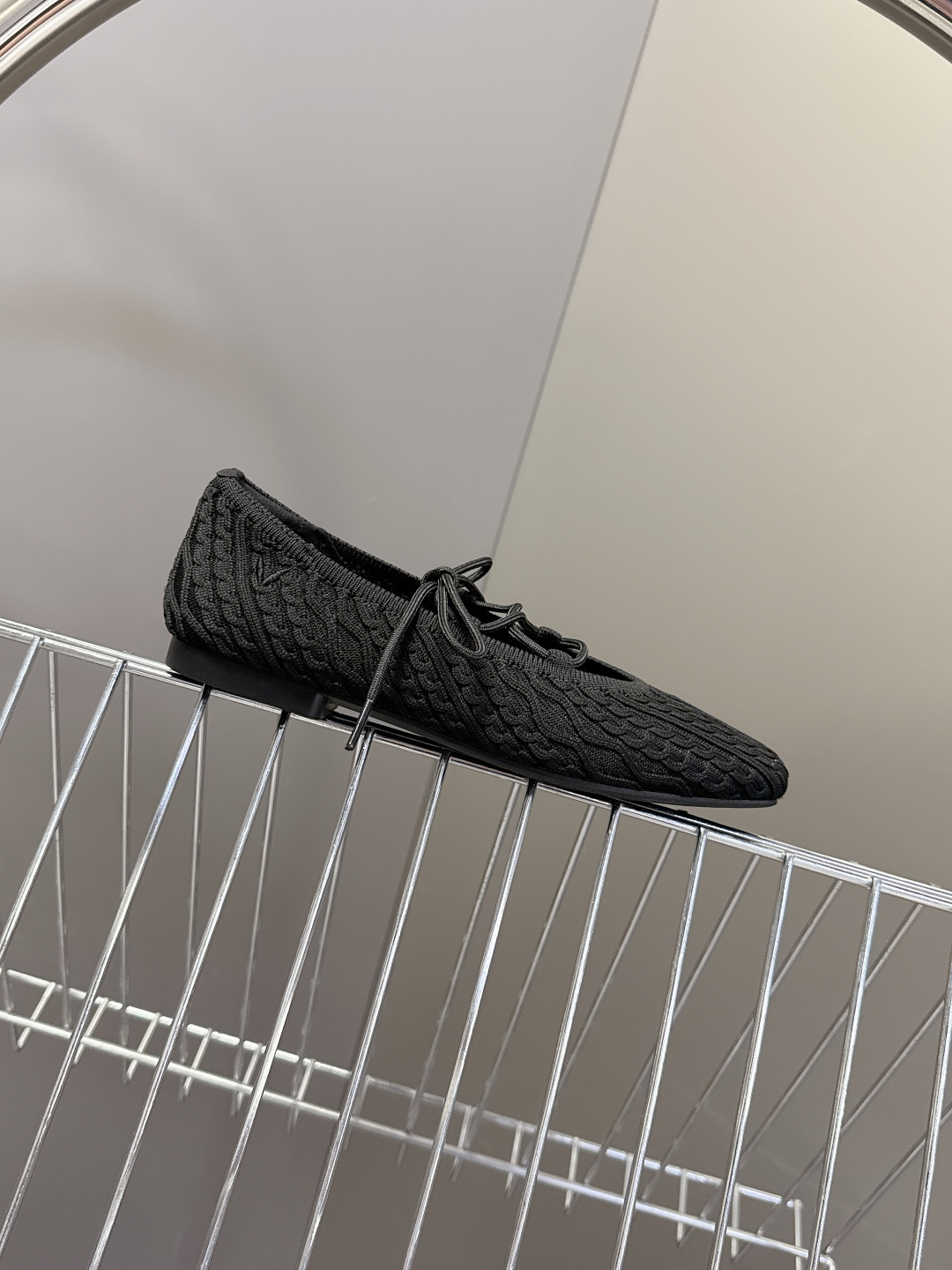 VIVAIA小众品牌春夏最新款玛丽珍鞋 超多明星网红种草 舒适、环保、时尚 为品牌核心的鞋履品牌Jenn