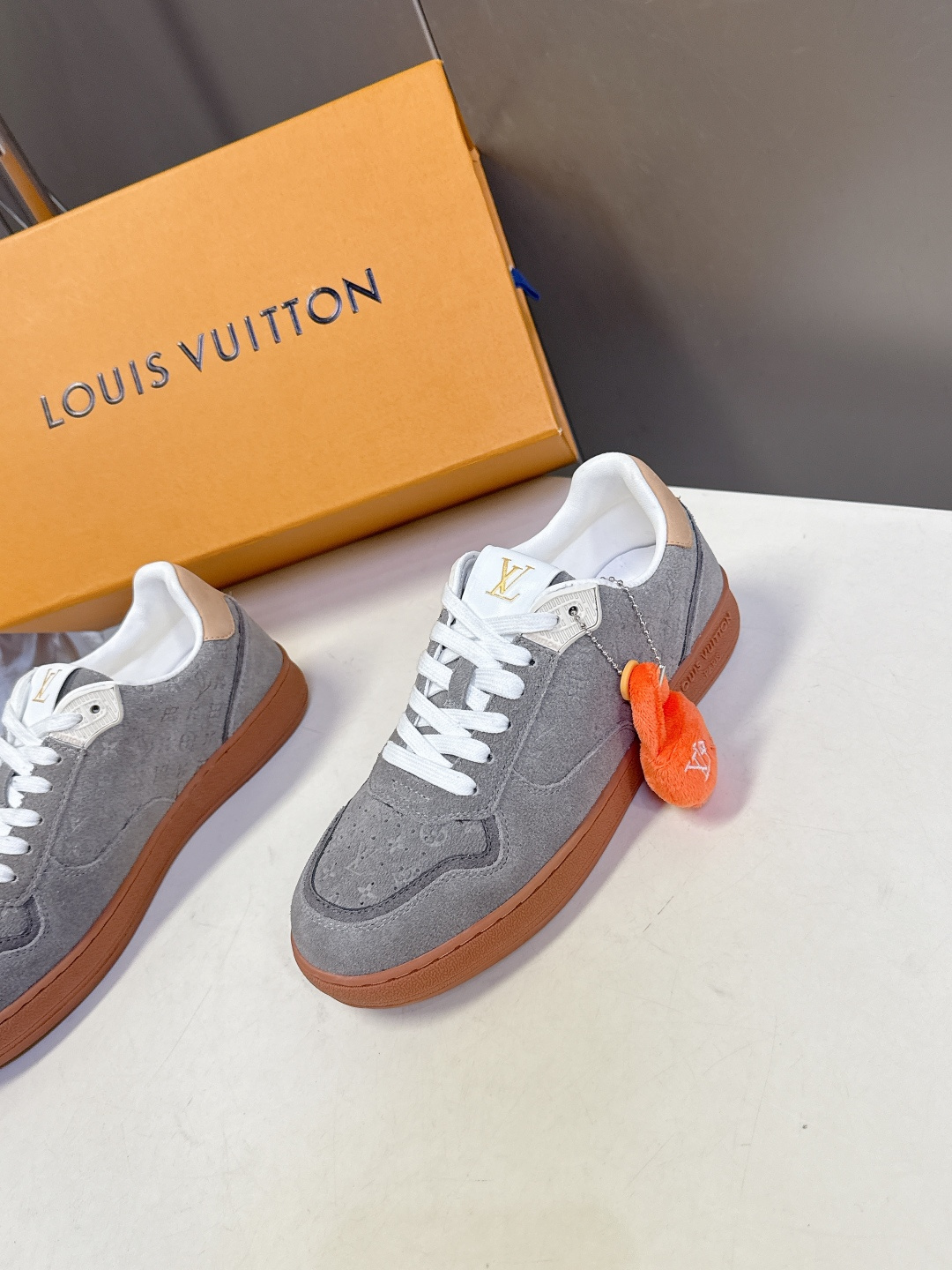 路易威登LV春夏新款运动德训鞋 专柜一鞋难求 每个店铺配额有限 超多网红时装博主种草 原版购入开发 完美