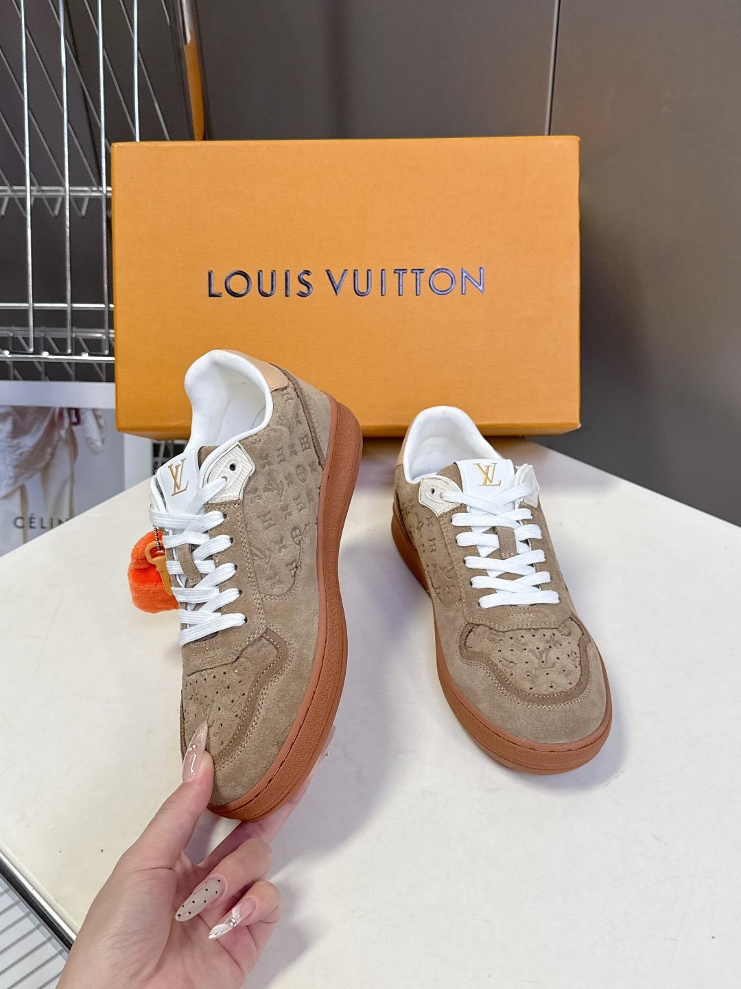 路易威登LV春夏新款运动德训鞋 专柜一鞋难求 每个店铺配额有限 超多网红时装博主种草 原版购入开发 完美