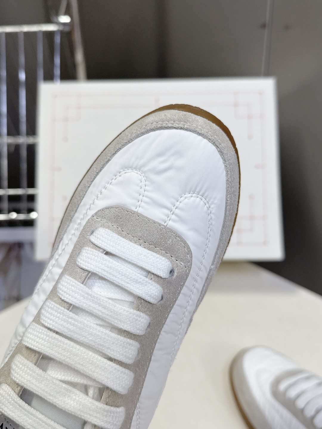 男装➕10 McQueen麦昆春夏最新情侣款 德训鞋 休闲鞋当下最火爆的一款的德训鞋 灵感来自经典复古学