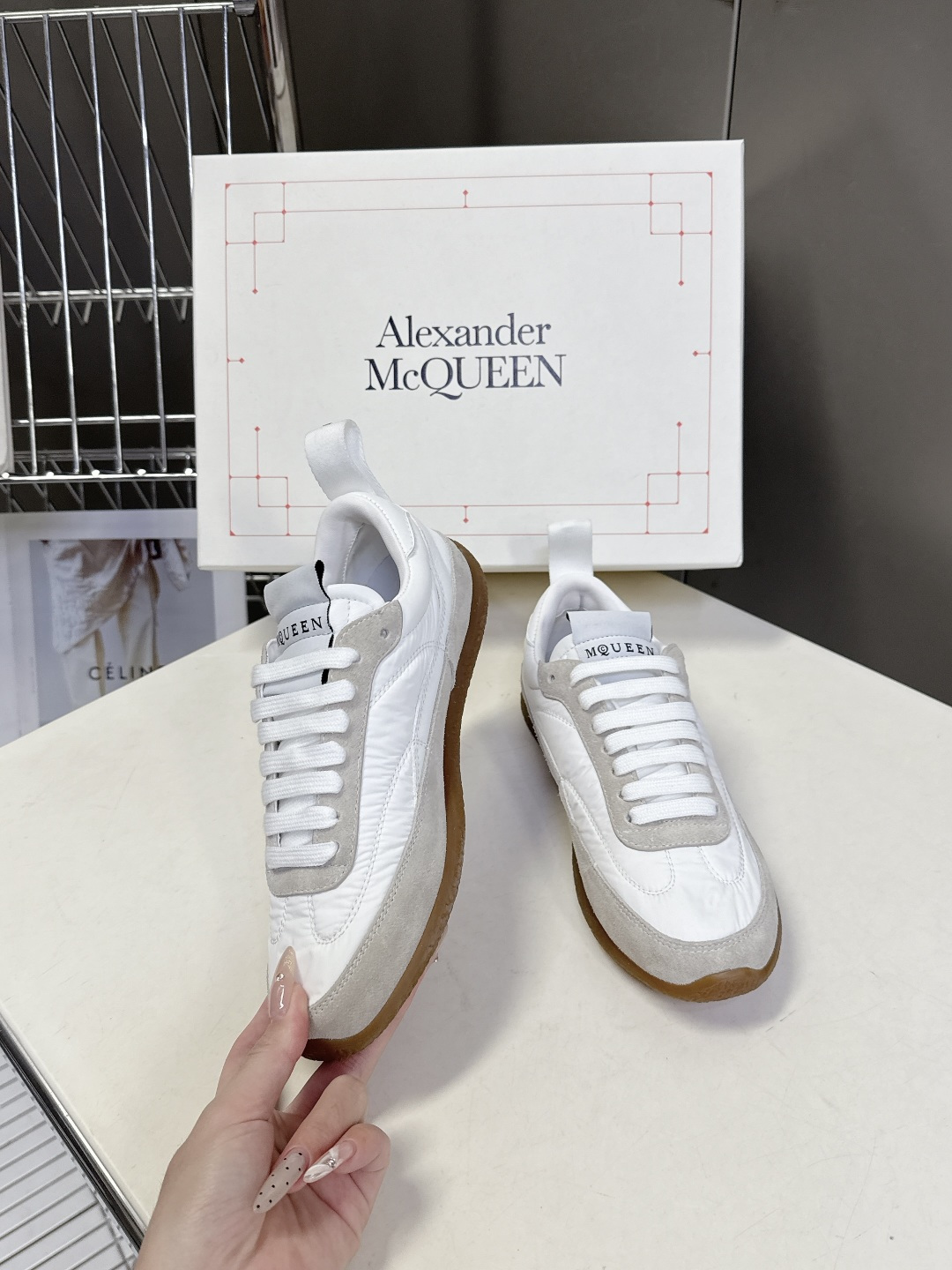 男装➕10 McQueen麦昆春夏最新情侣款 德训鞋 休闲鞋当下最火爆的一款的德训鞋 灵感来自经典复古学