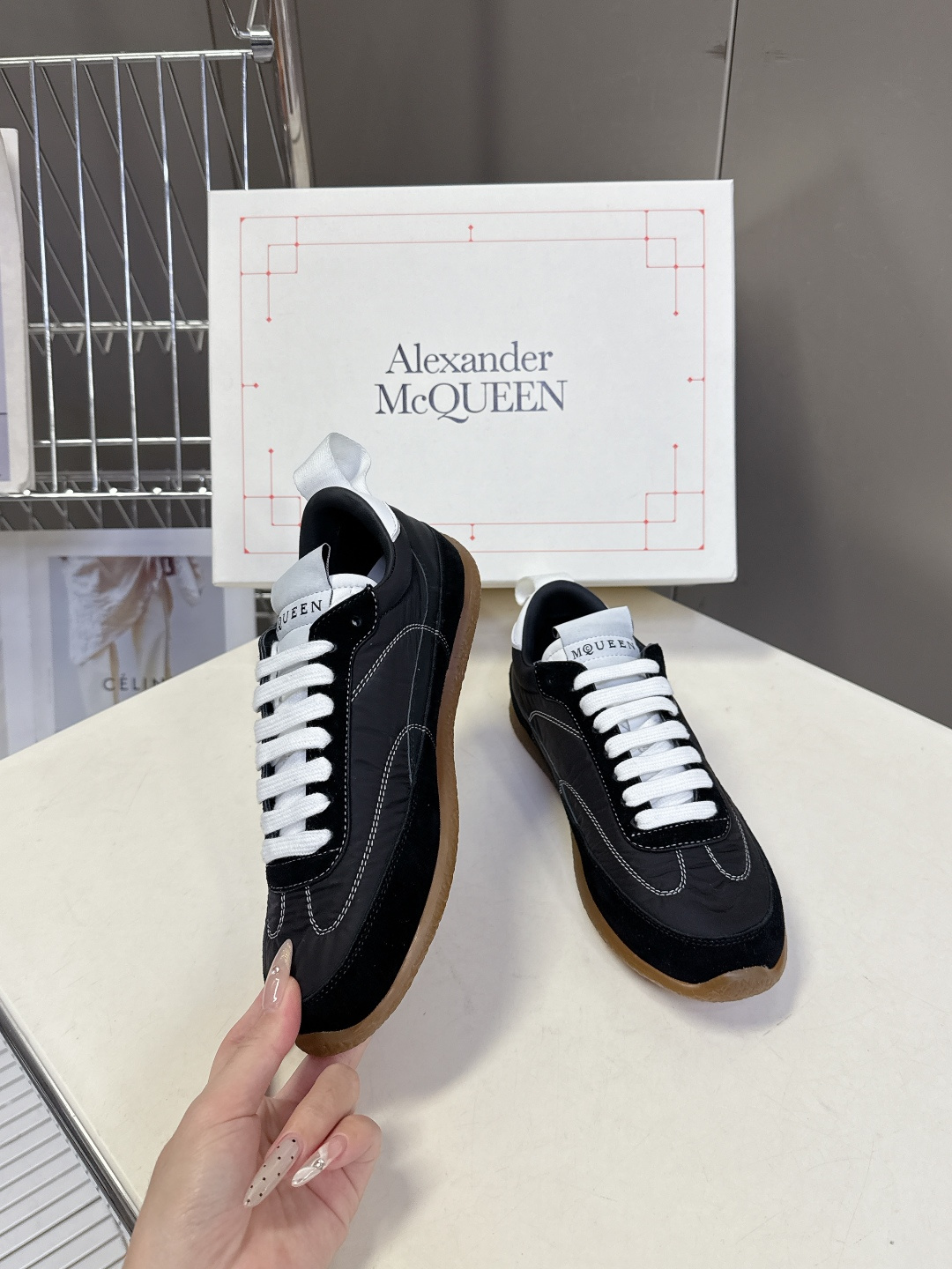 男装➕10 McQueen麦昆春夏最新情侣款 德训鞋 休闲鞋当下最火爆的一款的德训鞋 灵感来自经典复古学