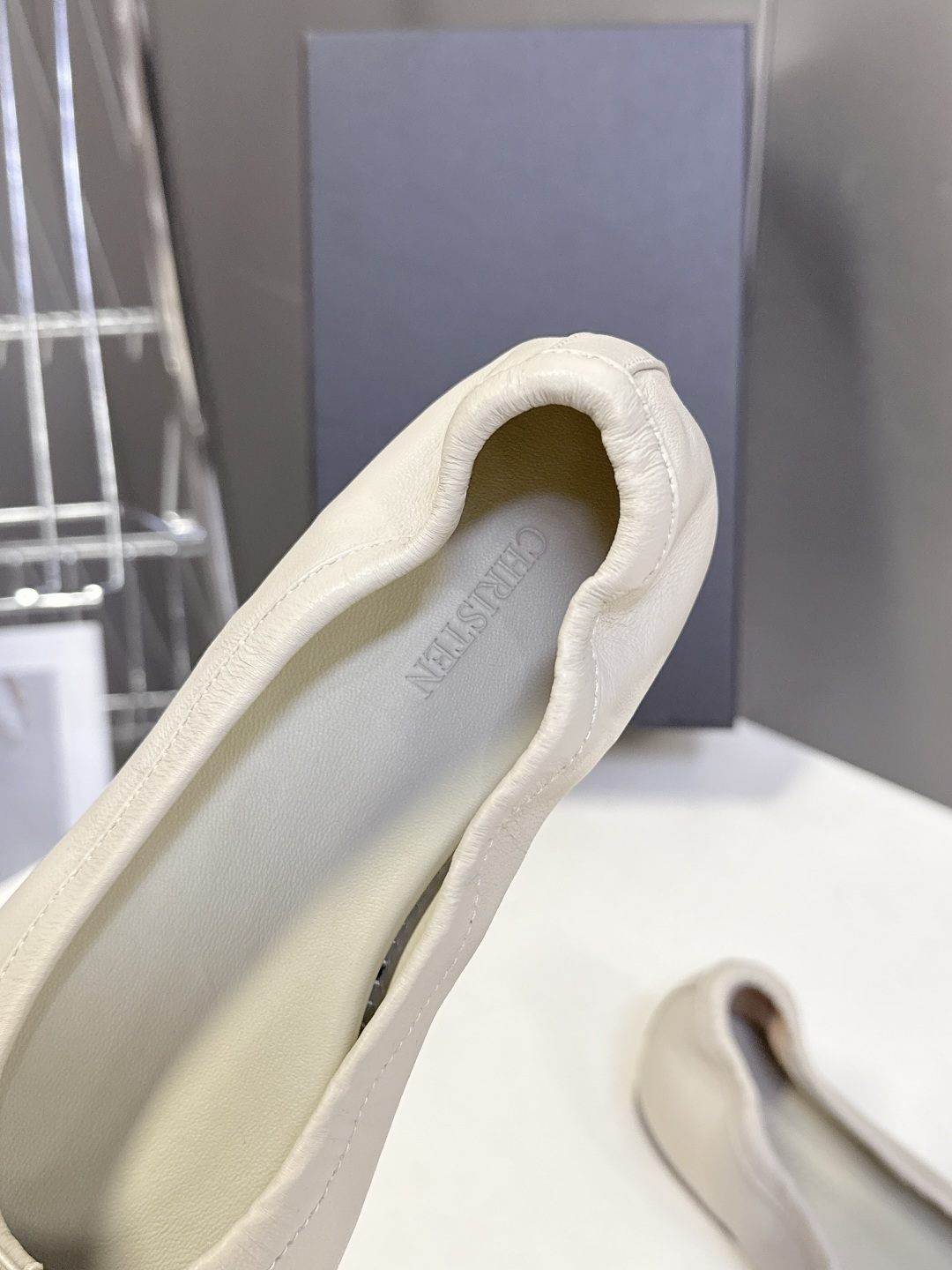 Christen2026春夏最新款分脚趾 玛丽珍 芭蕾舞鞋 超多明星网红种草 柔软绵羊面料加绵羊里皮作为