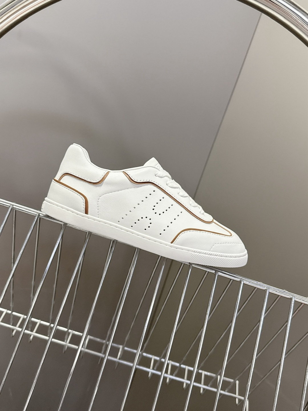 男装➕10 Hermes 爱马仕春夏最新情侣款德训鞋 休闲鞋 超多明星网红种草 专柜非常难配货 采用本质