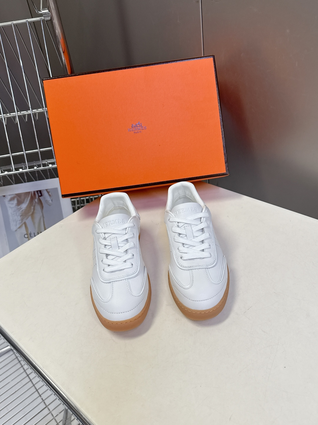 男装➕10 Hermes 爱马仕春夏最新情侣款德训鞋 休闲鞋 超多明星网红种草 专柜非常难配货 采用本质