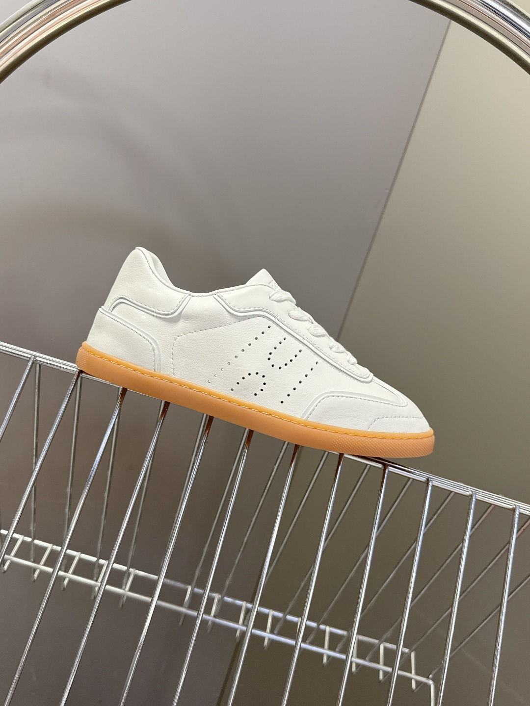 男装➕10 Hermes 爱马仕春夏最新情侣款德训鞋 休闲鞋 超多明星网红种草 专柜非常难配货 采用本质