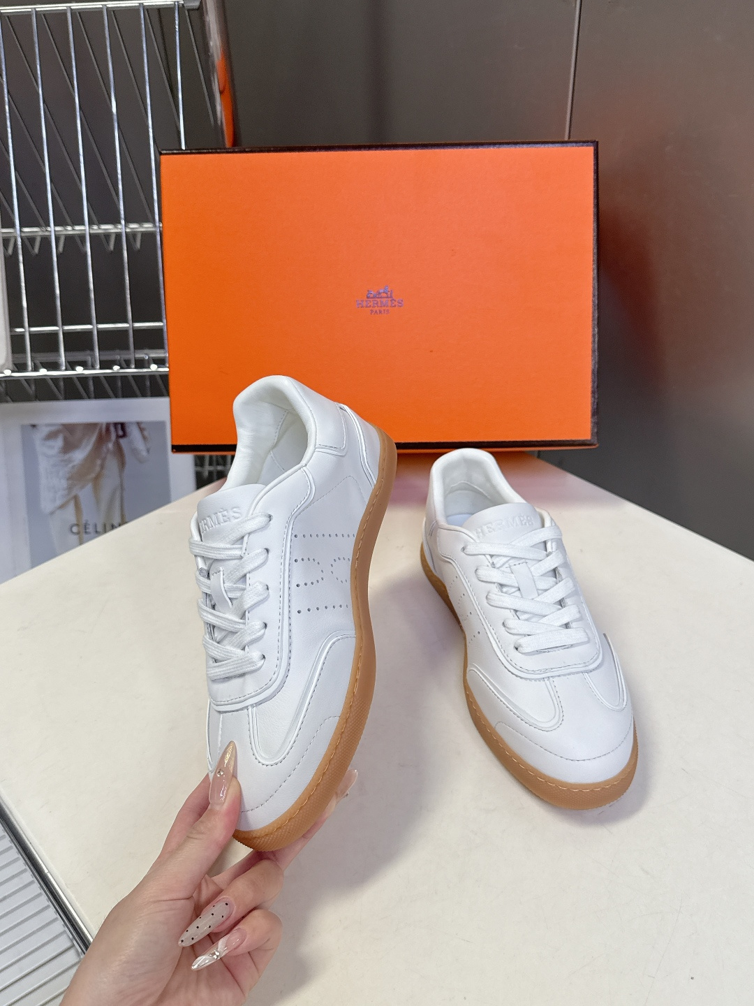 男装➕10 Hermes 爱马仕春夏最新情侣款德训鞋 休闲鞋 超多明星网红种草 专柜非常难配货 采用本质