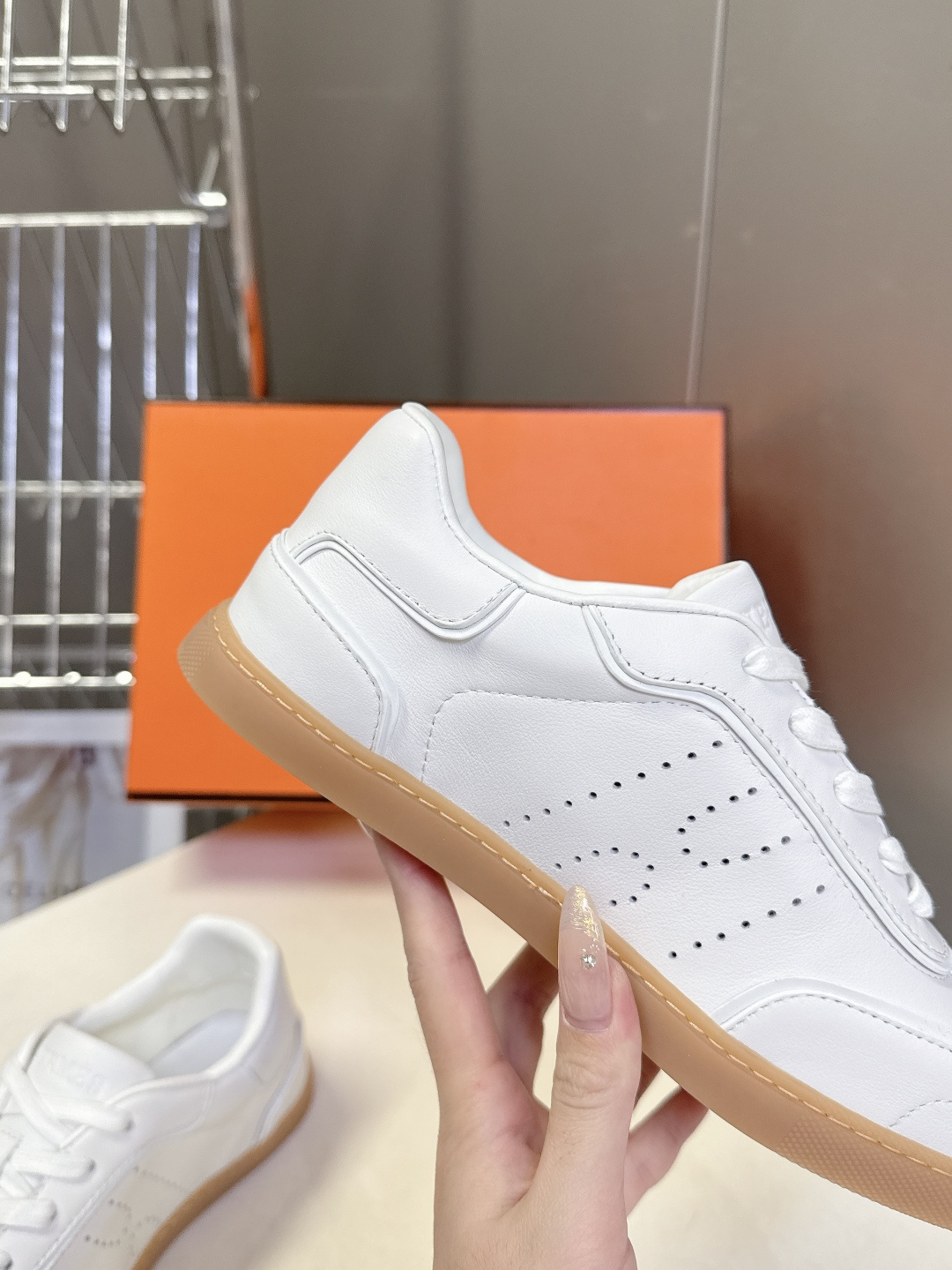 男装➕10 Hermes 爱马仕春夏最新情侣款德训鞋 休闲鞋 超多明星网红种草 专柜非常难配货 采用本质