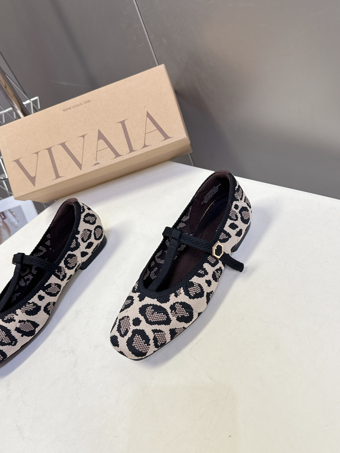 VIVAIA小众品牌春夏最新款玛丽珍鞋 超多明星网红种草 舒适、环保、时尚 为品牌核心的鞋履品牌Jenn