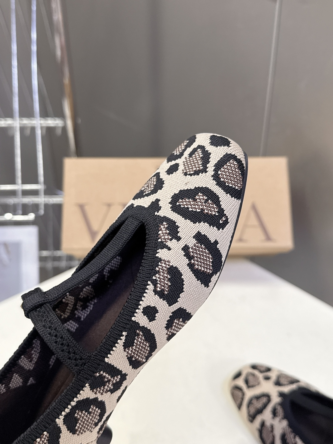 VIVAIA小众品牌春夏最新款玛丽珍鞋 超多明星网红种草 舒适、环保、时尚 为品牌核心的鞋履品牌Jenn