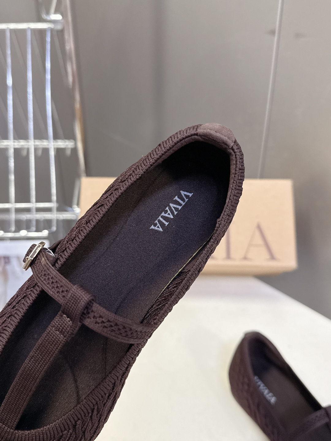 VIVAIA小众品牌春夏最新款玛丽珍鞋 超多明星网红种草 舒适、环保、时尚 为品牌核心的鞋履品牌Jenn