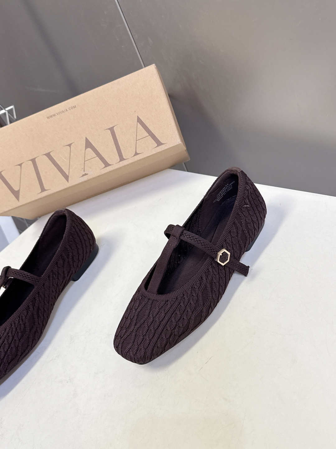 VIVAIA小众品牌春夏最新款玛丽珍鞋 超多明星网红种草 舒适、环保、时尚 为品牌核心的鞋履品牌Jenn