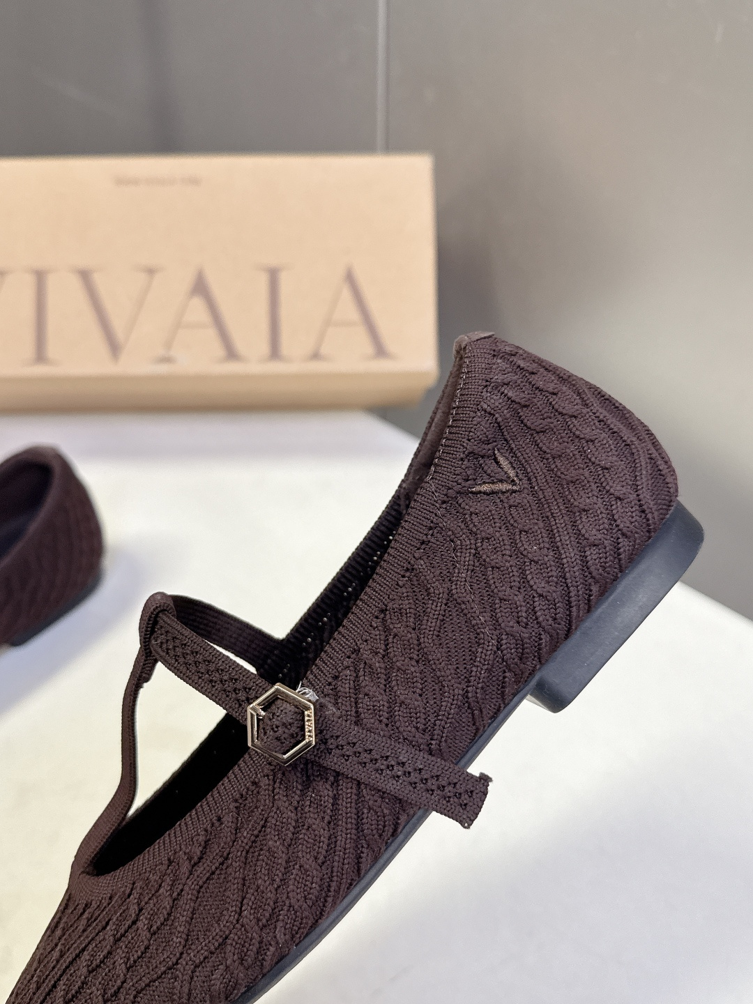 VIVAIA小众品牌春夏最新款玛丽珍鞋 超多明星网红种草 舒适、环保、时尚 为品牌核心的鞋履品牌Jenn