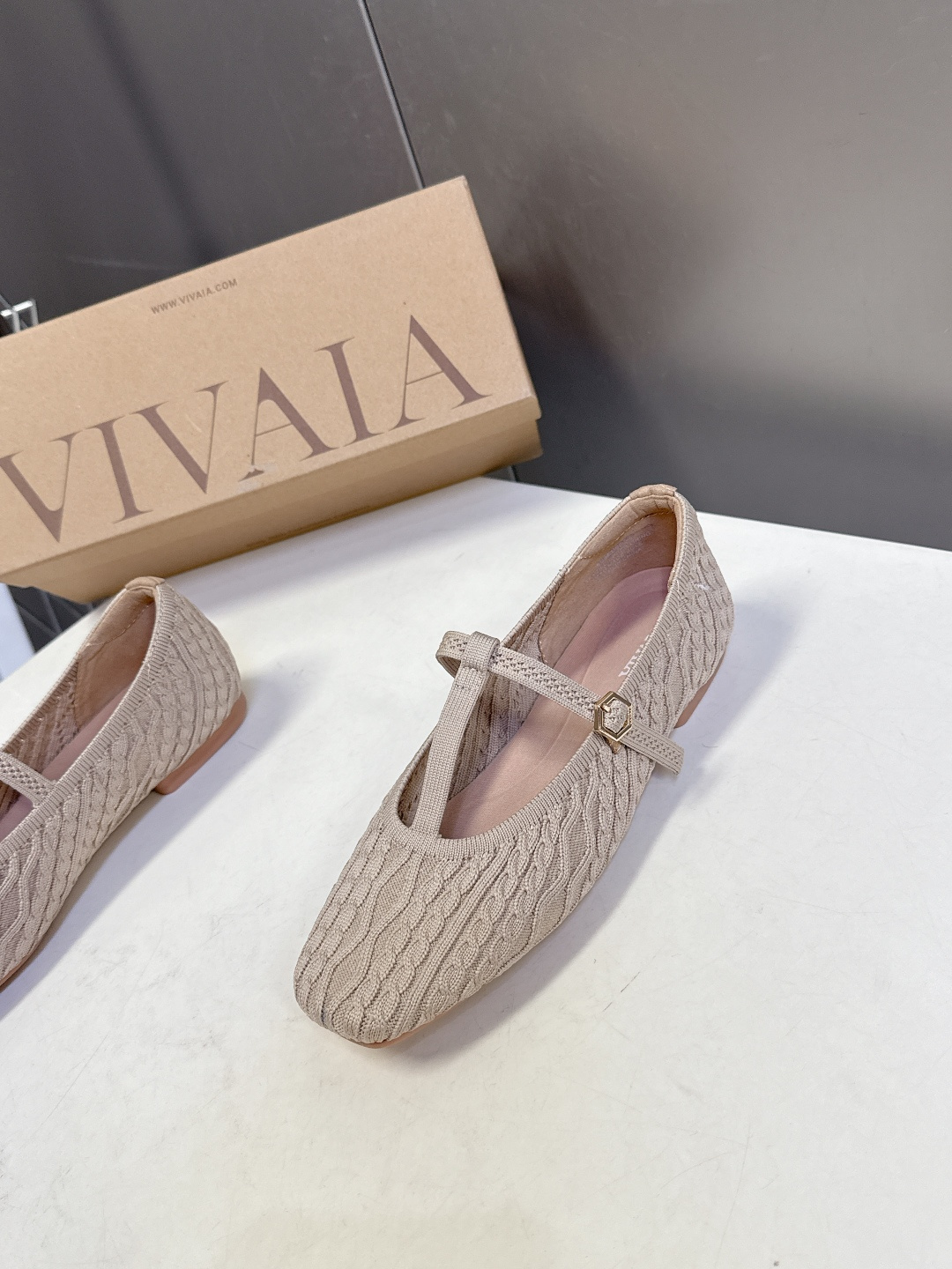 VIVAIA小众品牌春夏最新款玛丽珍鞋 超多明星网红种草 舒适、环保、时尚 为品牌核心的鞋履品牌Jenn