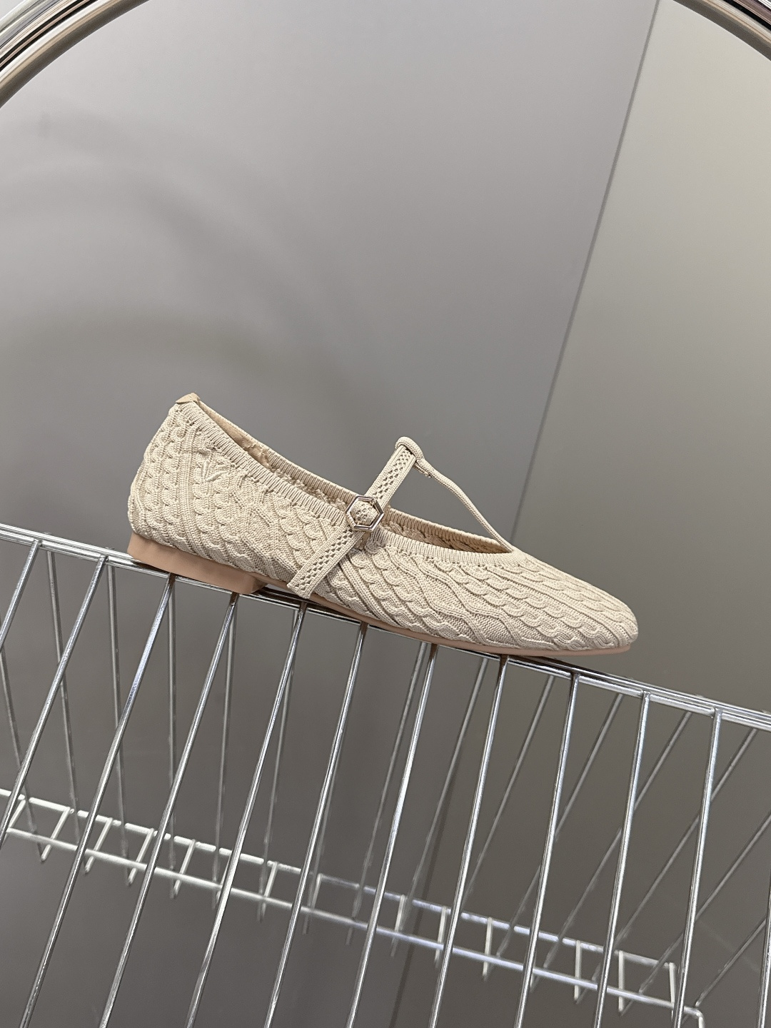 VIVAIA小众品牌春夏最新款玛丽珍鞋 超多明星网红种草 舒适、环保、时尚 为品牌核心的鞋履品牌Jenn