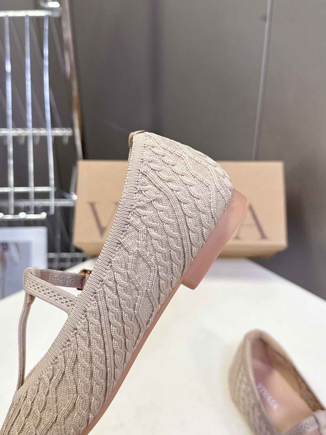 VIVAIA小众品牌春夏最新款玛丽珍鞋 超多明星网红种草 舒适、环保、时尚 为品牌核心的鞋履品牌Jenn