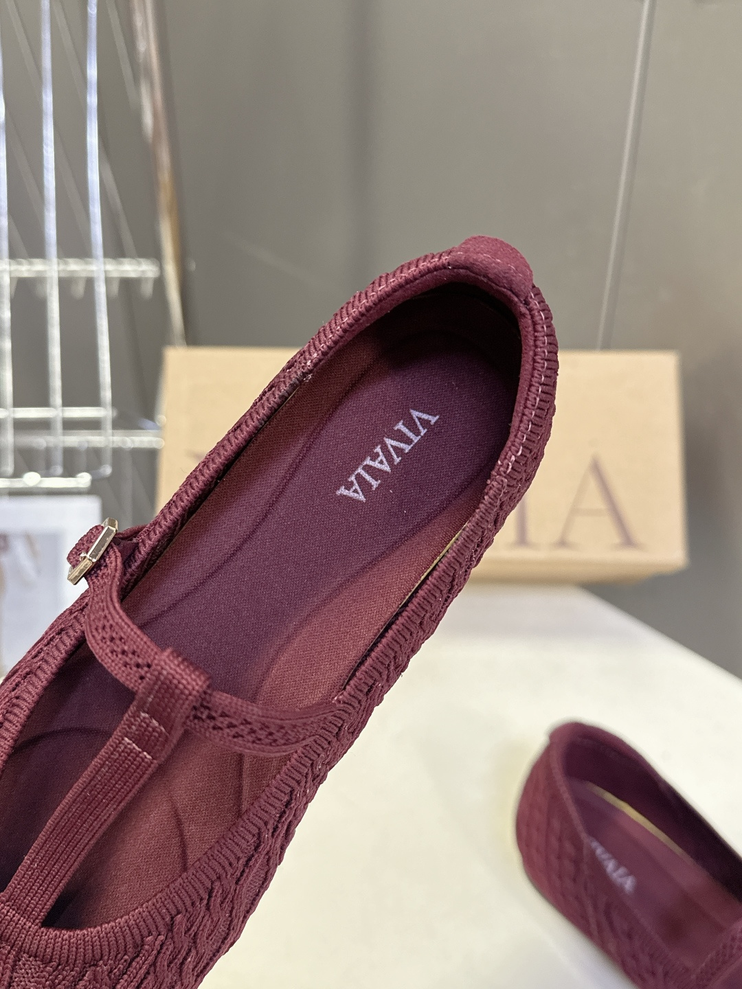 VIVAIA小众品牌春夏最新款玛丽珍鞋 超多明星网红种草 舒适、环保、时尚 为品牌核心的鞋履品牌Jenn