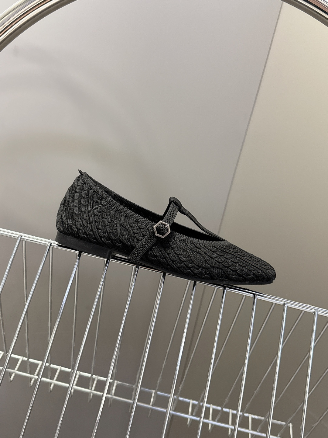 VIVAIA小众品牌春夏最新款玛丽珍鞋 超多明星网红种草 舒适、环保、时尚 为品牌核心的鞋履品牌Jenn