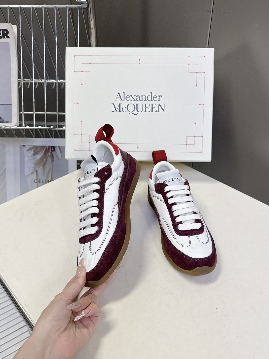 男装➕10 McQueen麦昆春夏最新情侣款 德训鞋 休闲鞋当下最火爆的一款的德训鞋 灵感来自经典复古学