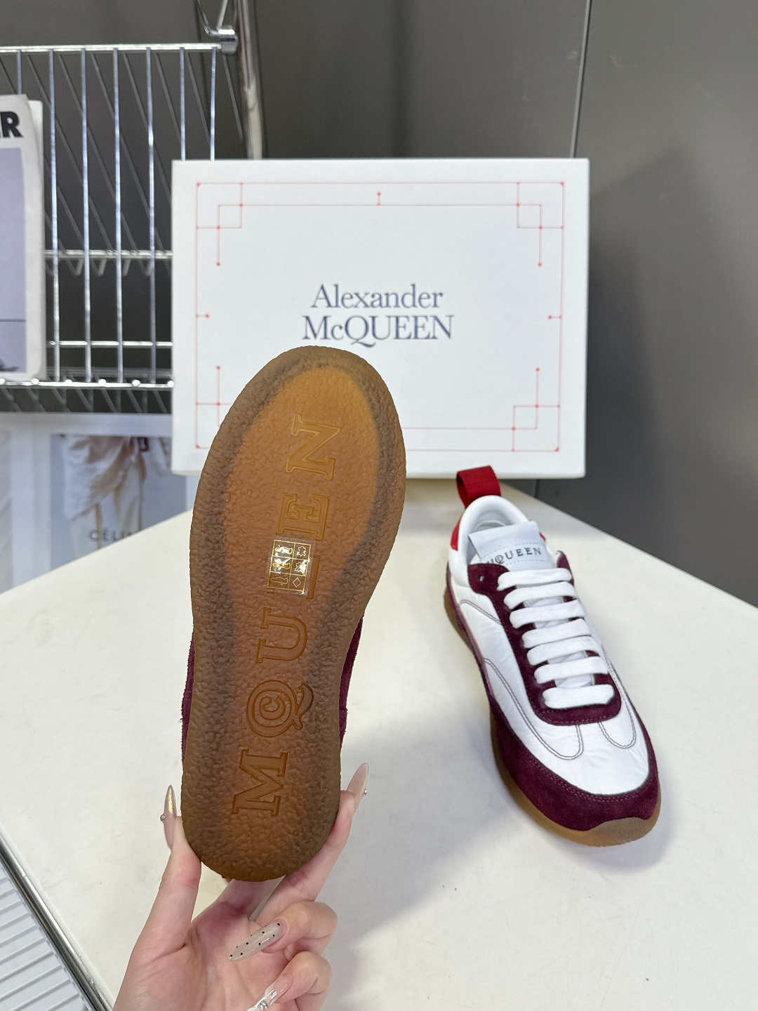 男装➕10 McQueen麦昆春夏最新情侣款 德训鞋 休闲鞋当下最火爆的一款的德训鞋 灵感来自经典复古学