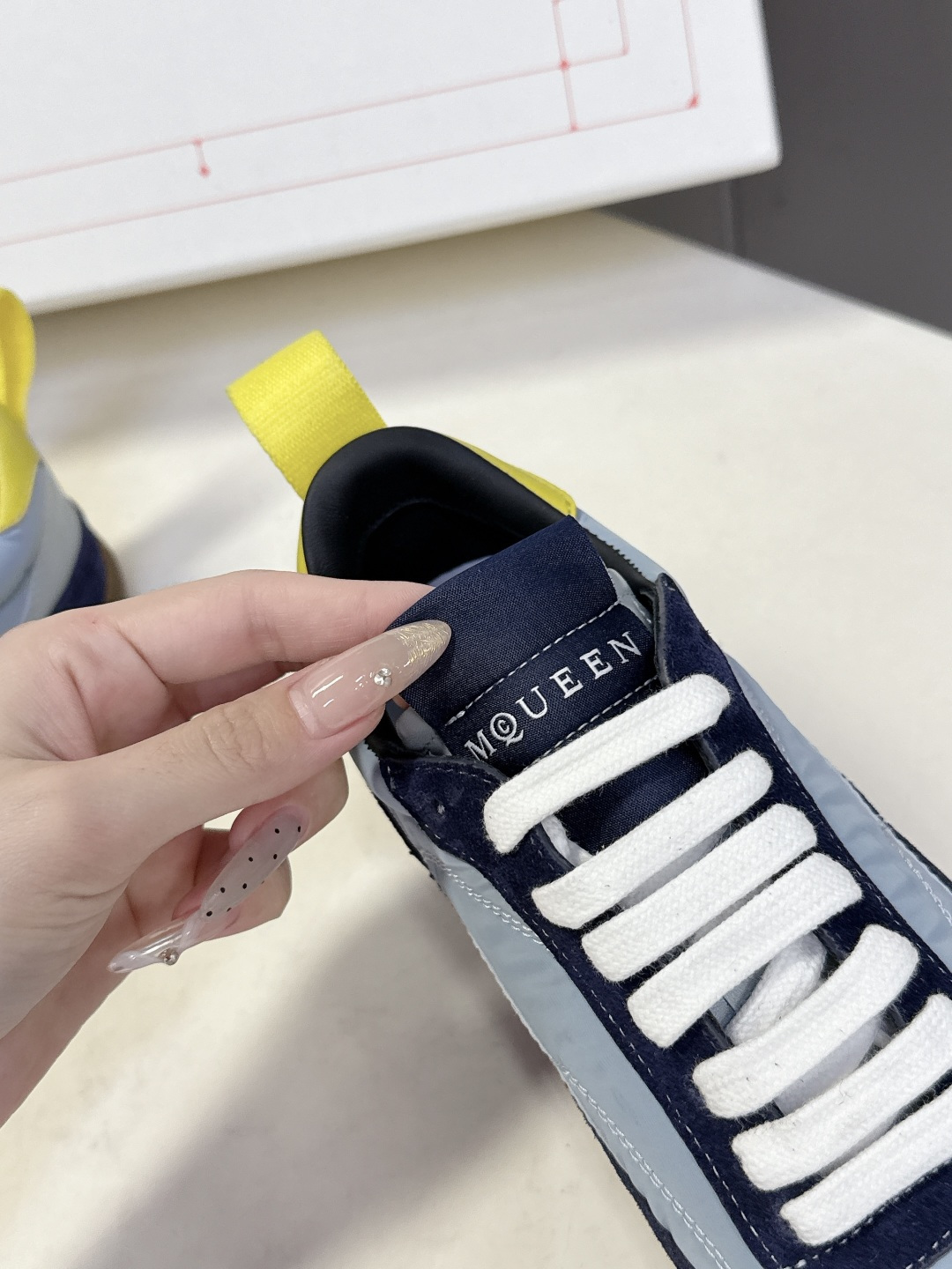 男装➕10 McQueen麦昆春夏最新情侣款 德训鞋 休闲鞋当下最火爆的一款的德训鞋 灵感来自经典复古学