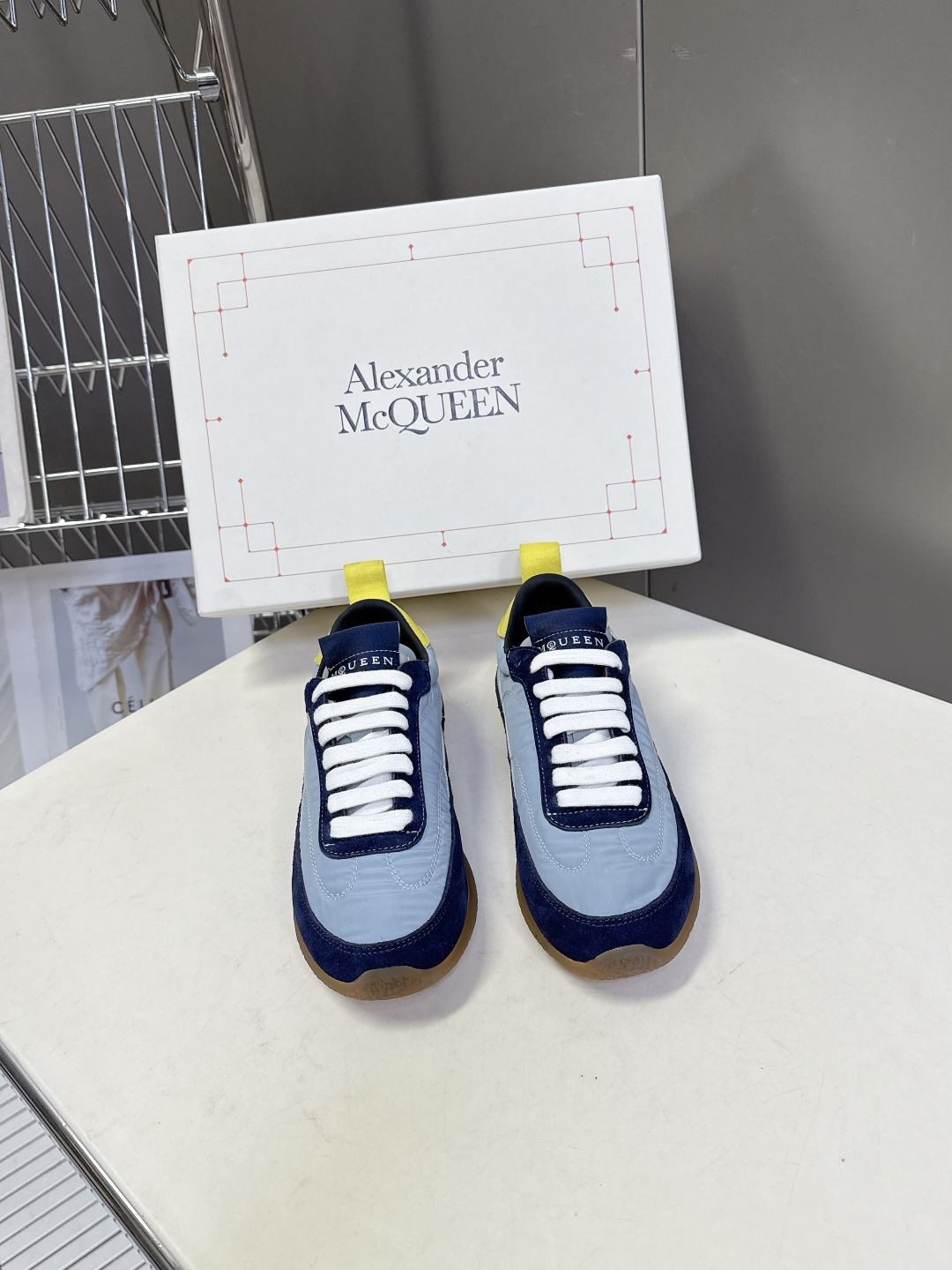 男装➕10 McQueen麦昆春夏最新情侣款 德训鞋 休闲鞋当下最火爆的一款的德训鞋 灵感来自经典复古学