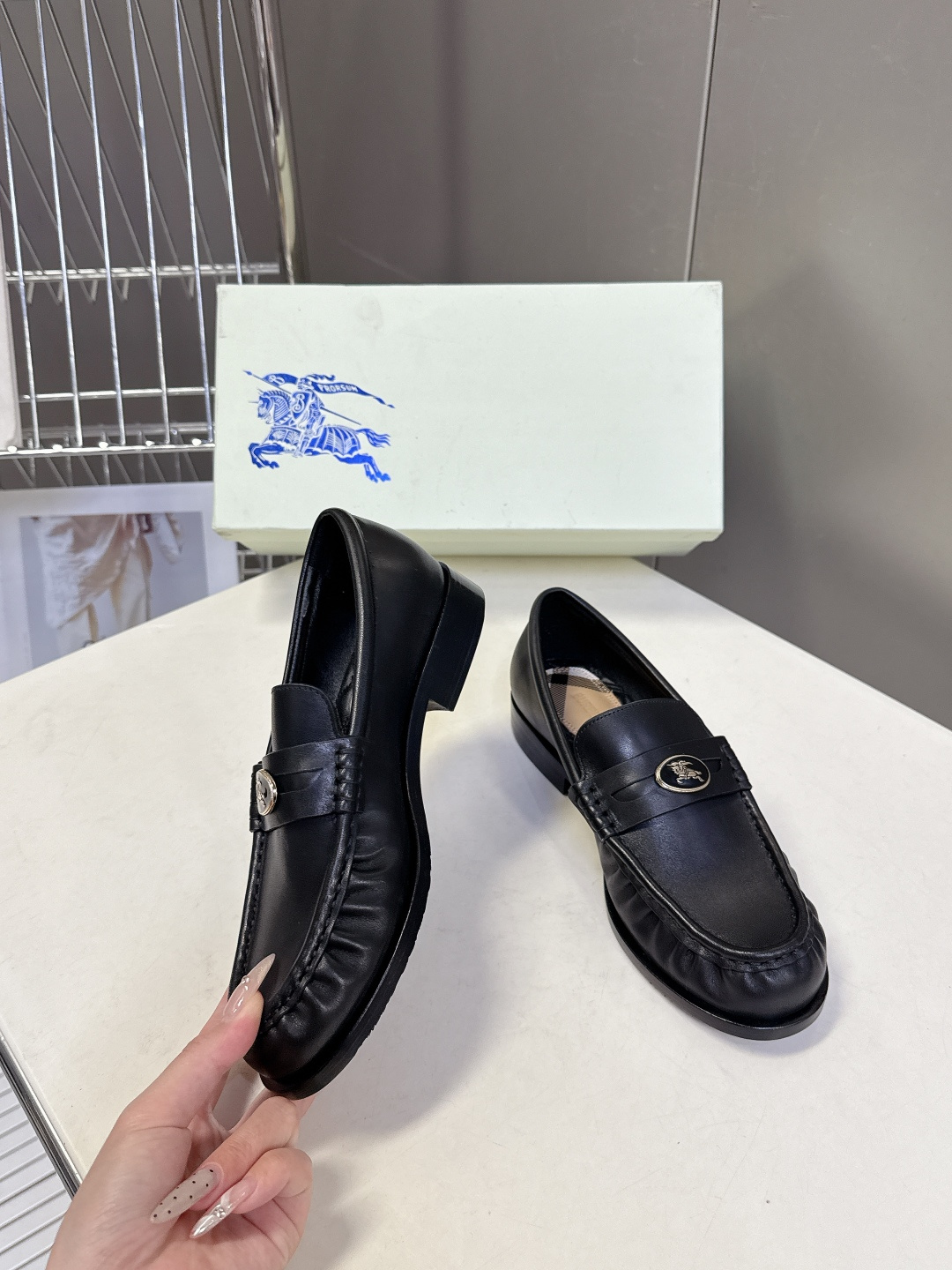 burberry博柏利2026春夏最新款乐福鞋超多明星网红种草 今年超火的皱皮乐福鞋 简简单单的老钱风穿