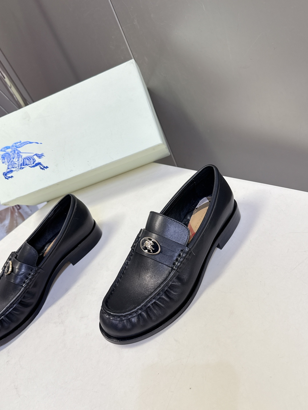 burberry博柏利2026春夏最新款乐福鞋超多明星网红种草 今年超火的皱皮乐福鞋 简简单单的老钱风穿