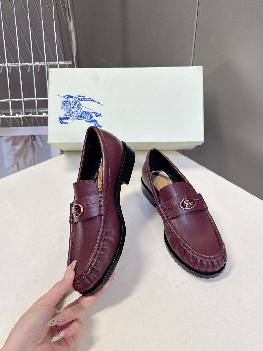 burberry博柏利2026春夏最新款乐福鞋超多明星网红种草 今年超火的皱皮乐福鞋 简简单单的老钱风穿