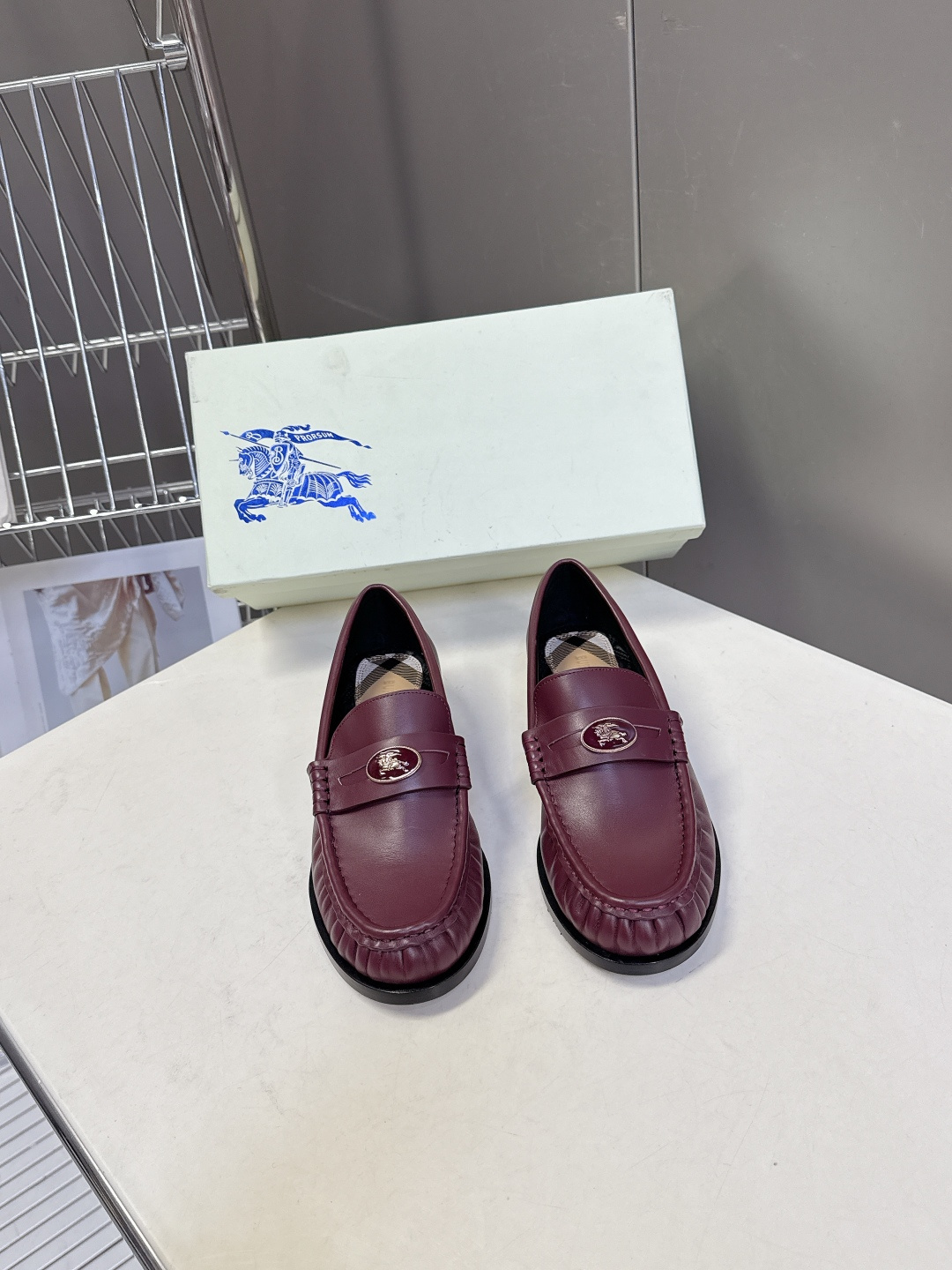 burberry博柏利2026春夏最新款乐福鞋超多明星网红种草 今年超火的皱皮乐福鞋 简简单单的老钱风穿