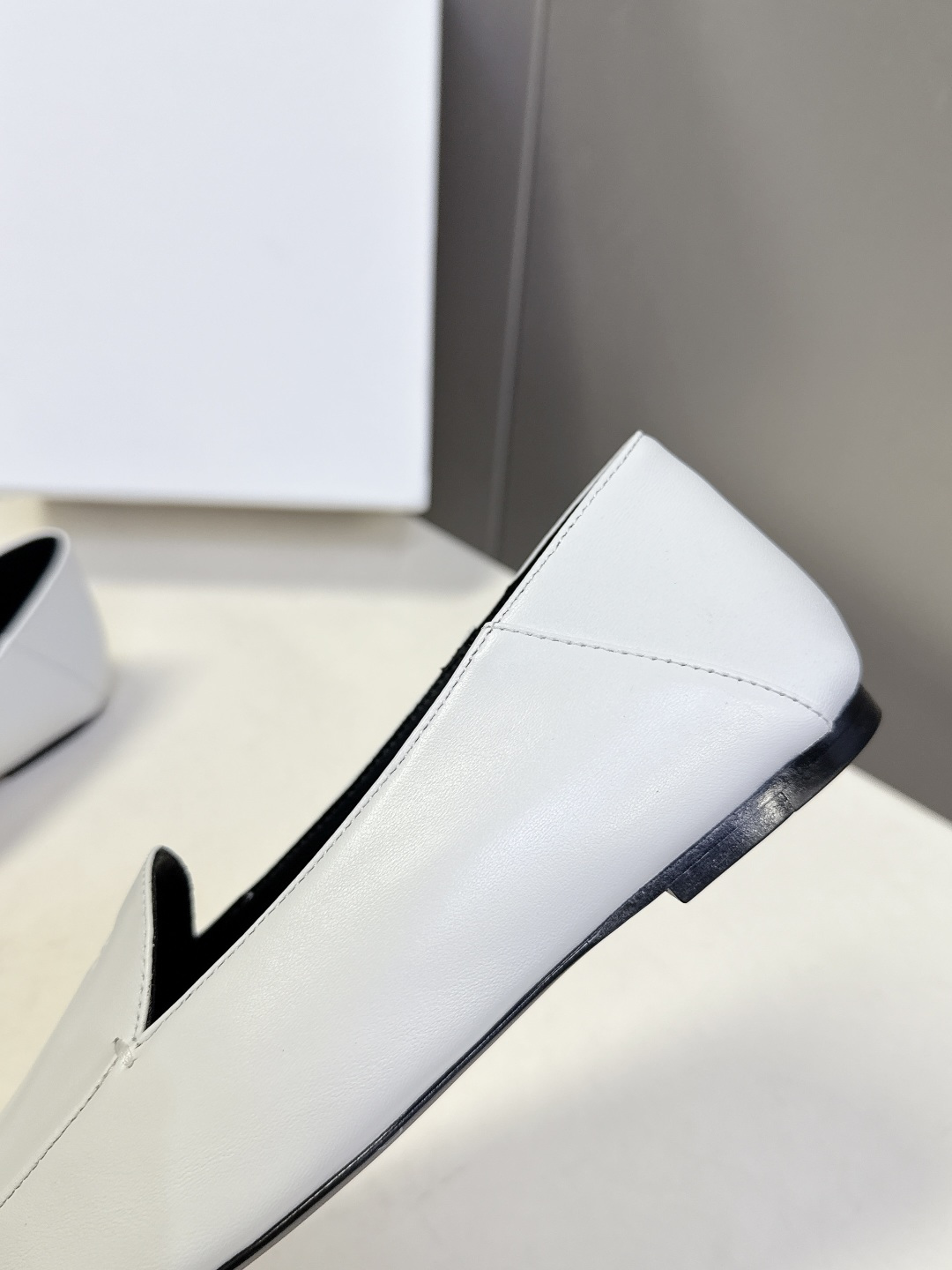 CELINE思琳2026春夏最新款乐福鞋超多明星网红种草 今年超火的乐福鞋 简简单单的老钱风穿搭 妥妥大