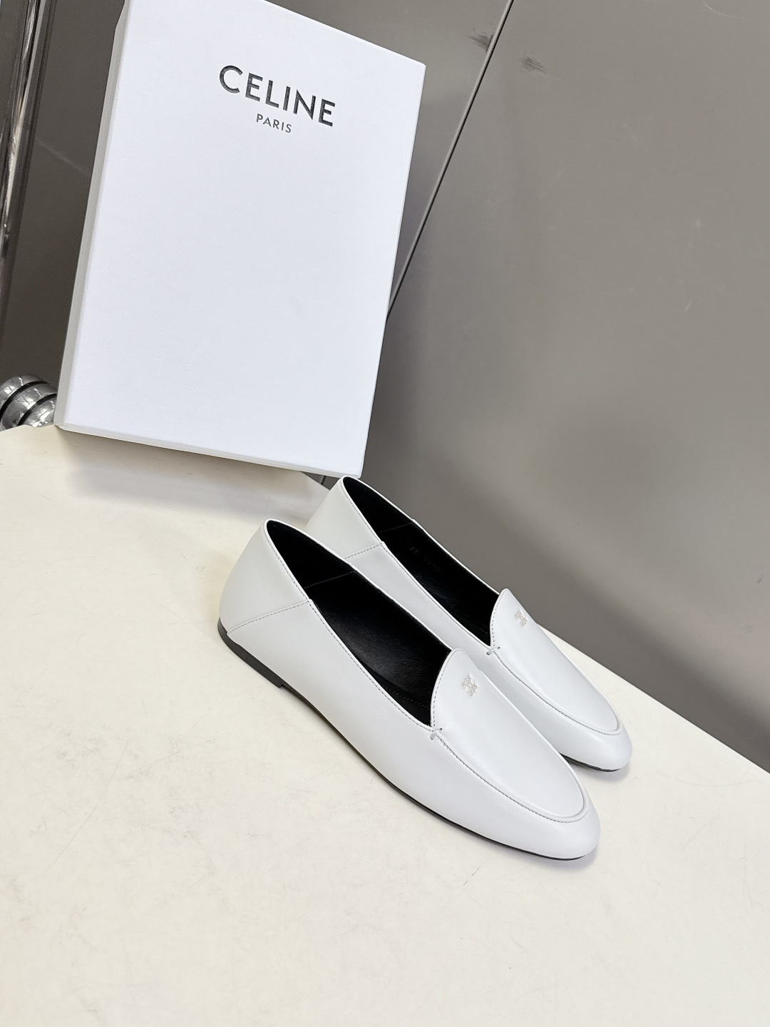 CELINE思琳2026春夏最新款乐福鞋超多明星网红种草 今年超火的乐福鞋 简简单单的老钱风穿搭 妥妥大