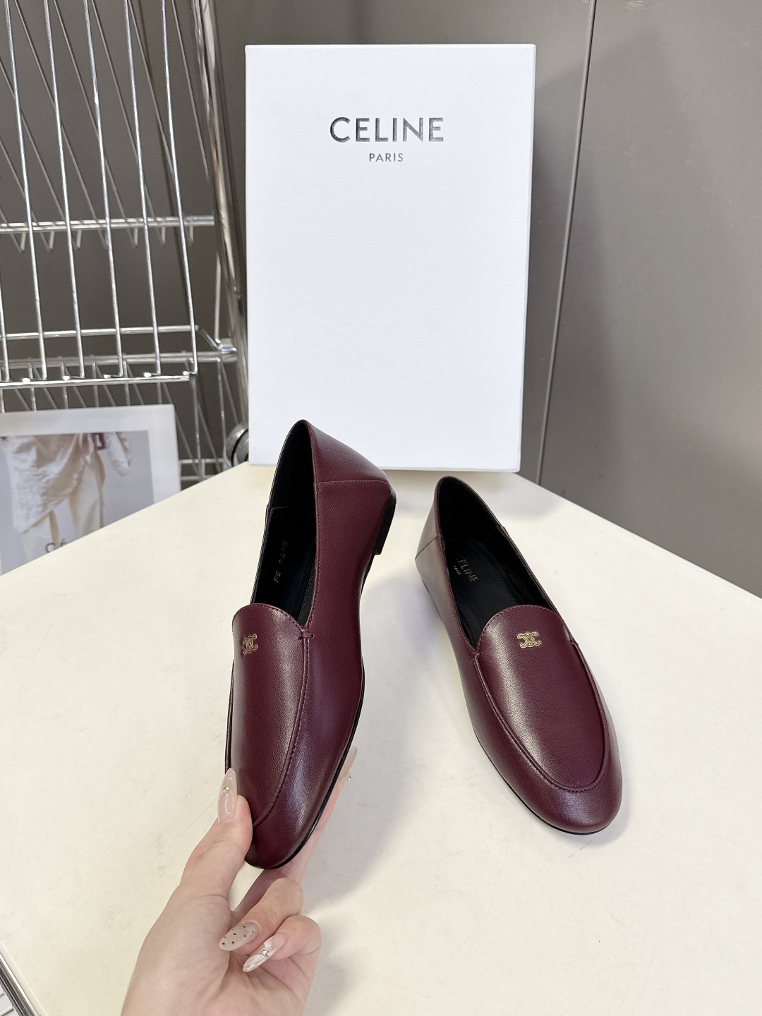 CELINE思琳2026春夏最新款乐福鞋超多明星网红种草 今年超火的乐福鞋 简简单单的老钱风穿搭 妥妥大