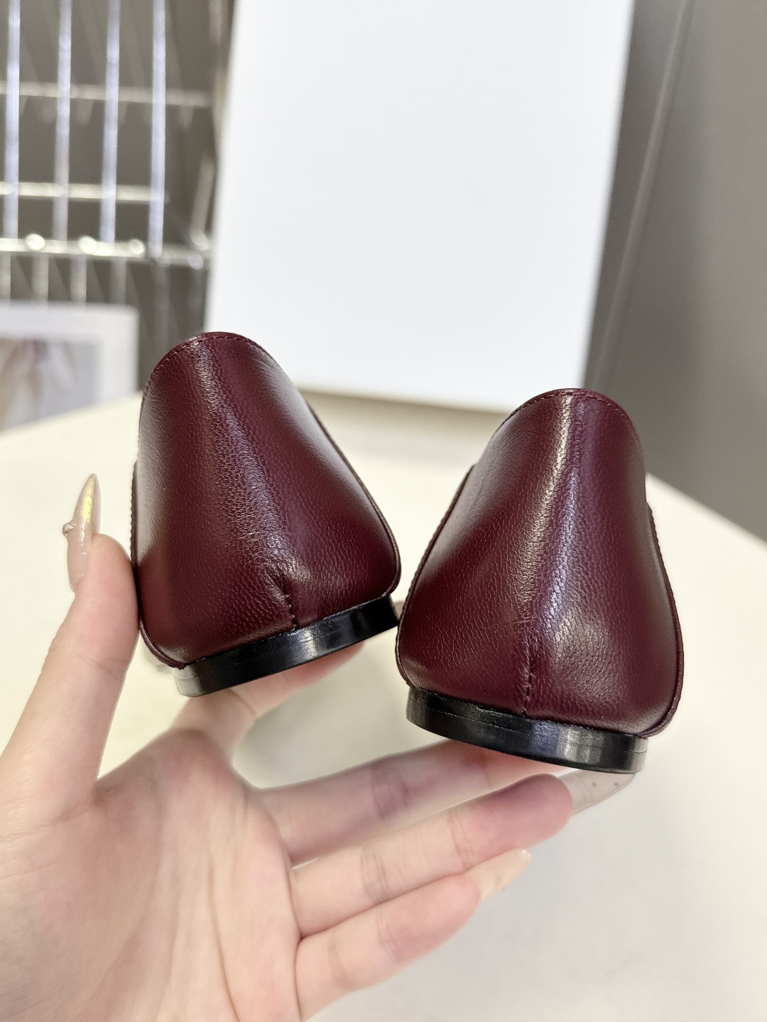 CELINE思琳2026春夏最新款乐福鞋超多明星网红种草 今年超火的乐福鞋 简简单单的老钱风穿搭 妥妥大