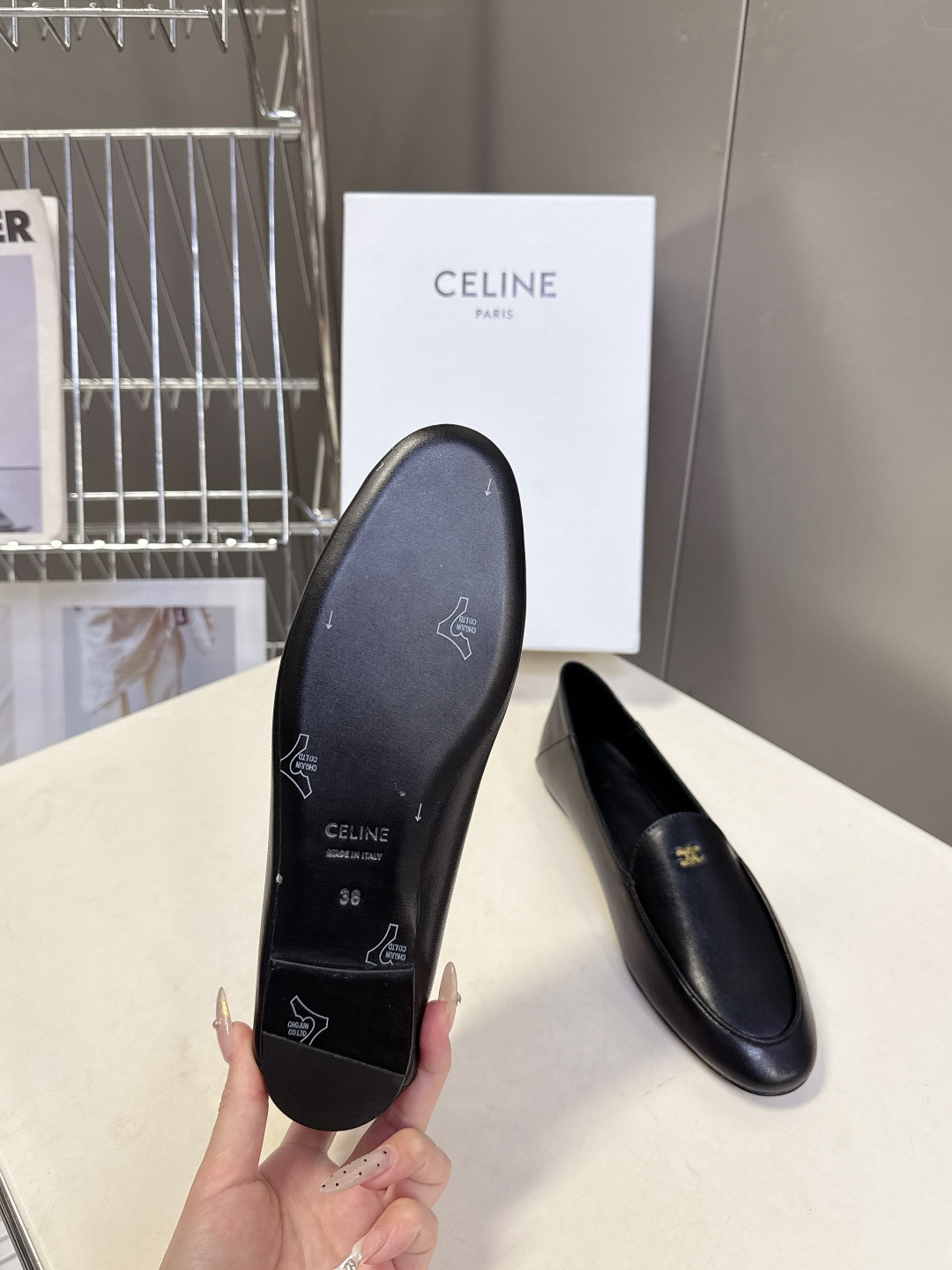 CELINE思琳2026春夏最新款乐福鞋超多明星网红种草 今年超火的乐福鞋 简简单单的老钱风穿搭 妥妥大