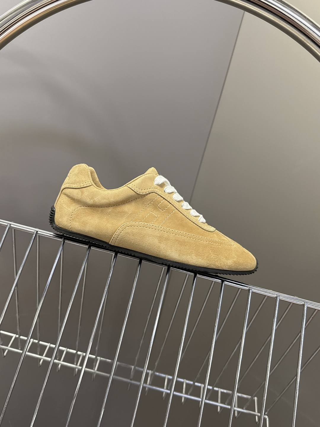 Hermes 爱马仕春夏最新款德训鞋 休闲鞋 超多明星网红种草 专柜非常难配货 采用本质线条的“H斜切”