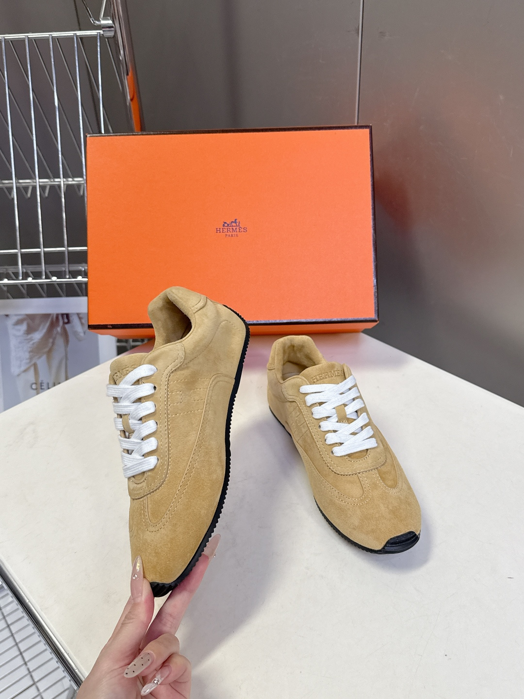 Hermes 爱马仕春夏最新款德训鞋 休闲鞋 超多明星网红种草 专柜非常难配货 采用本质线条的“H斜切”