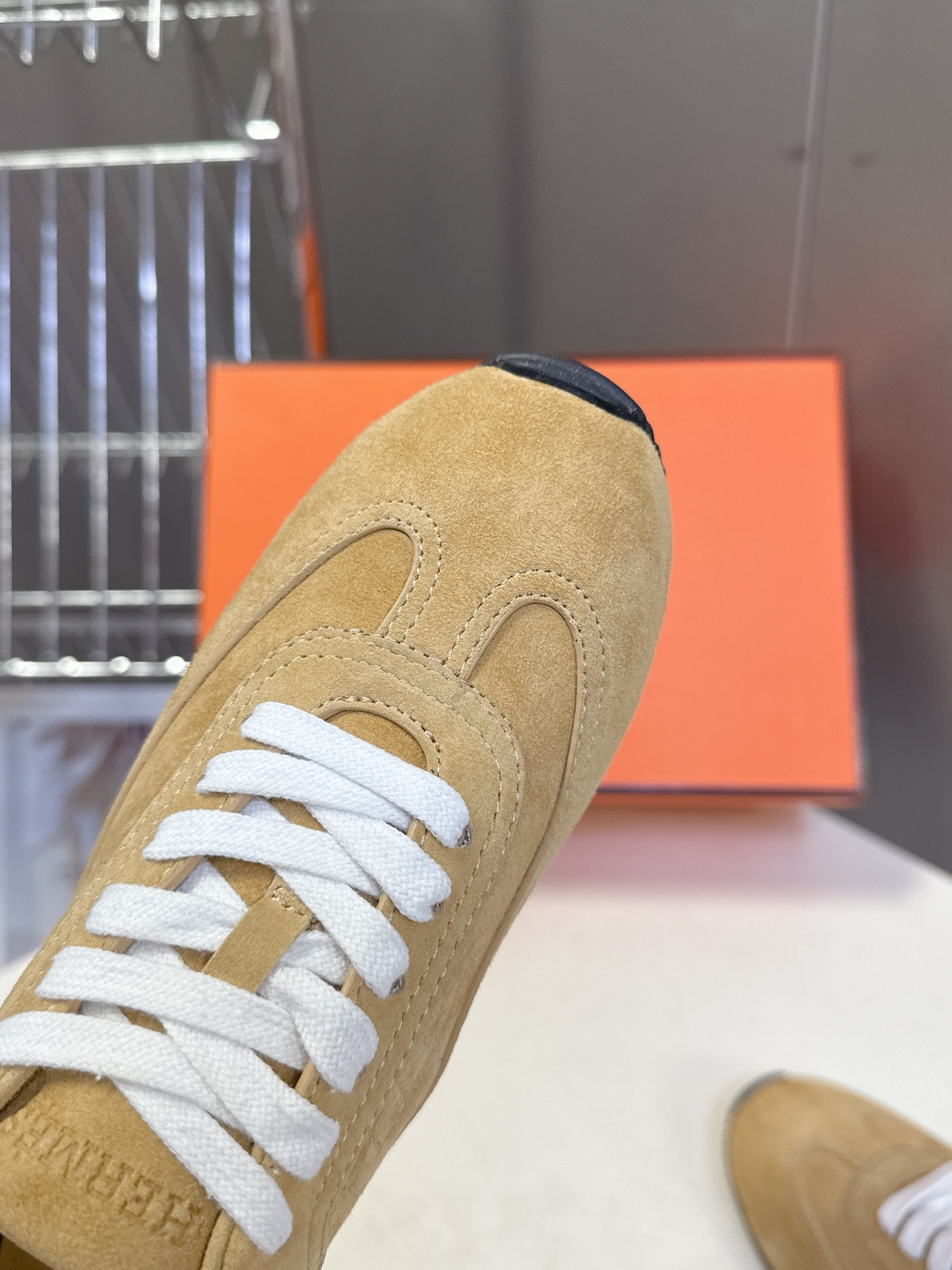 Hermes 爱马仕春夏最新款德训鞋 休闲鞋 超多明星网红种草 专柜非常难配货 采用本质线条的“H斜切”