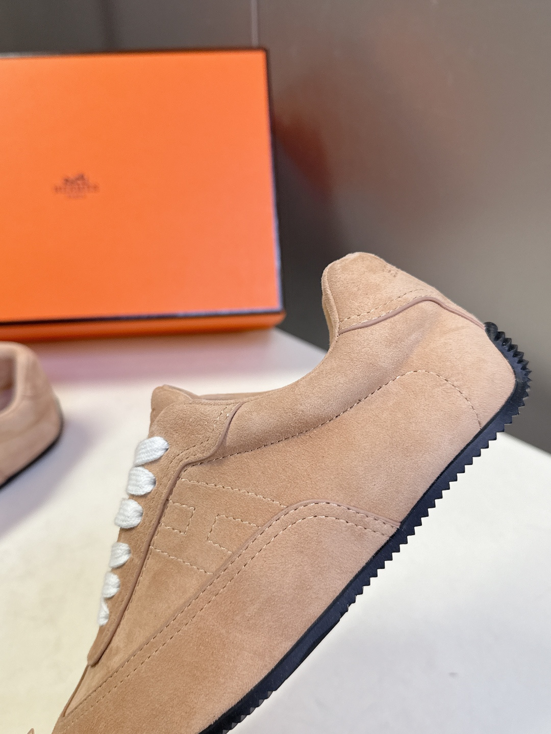 Hermes 爱马仕春夏最新款德训鞋 休闲鞋 超多明星网红种草 专柜非常难配货 采用本质线条的“H斜切”