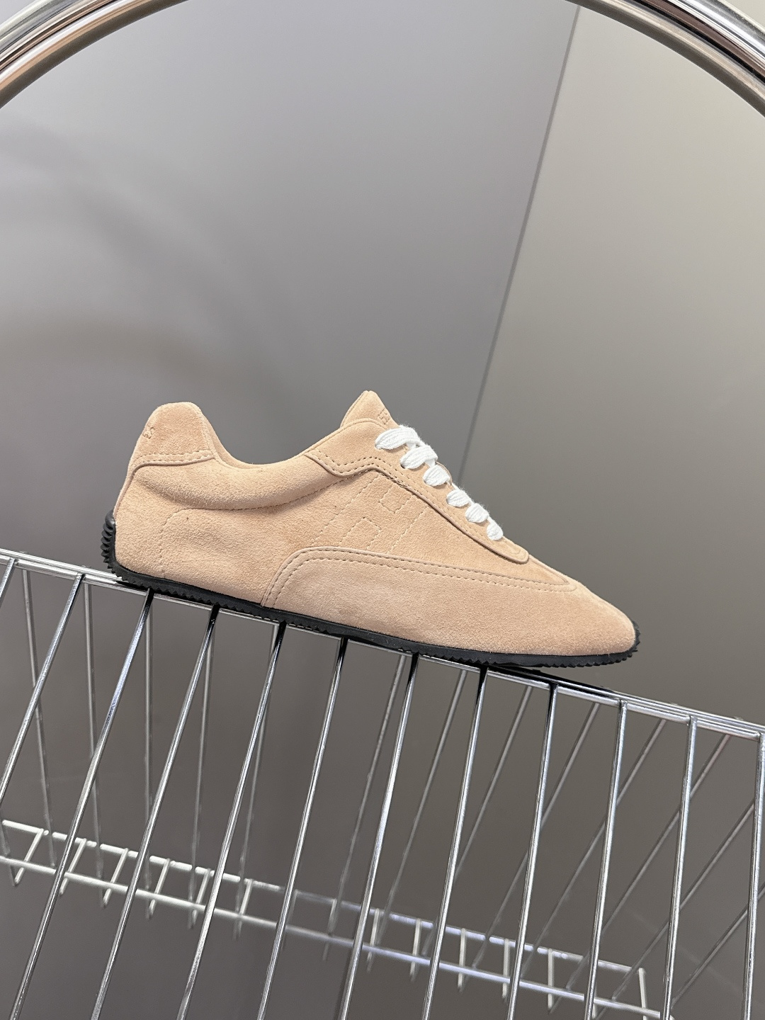 Hermes 爱马仕春夏最新款德训鞋 休闲鞋 超多明星网红种草 专柜非常难配货 采用本质线条的“H斜切”